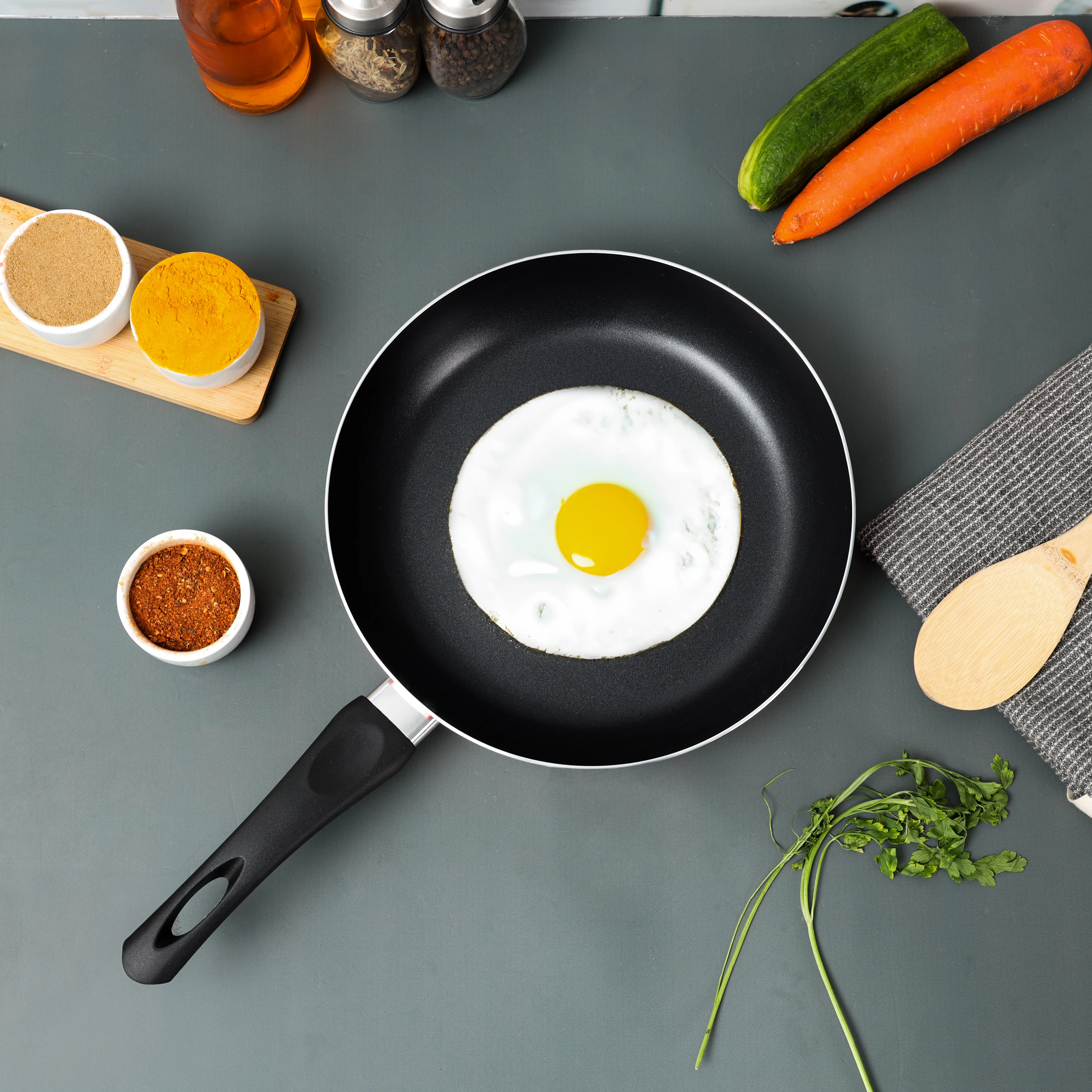Delcasa DC1104 Evantual Non-Stick Fry Pan | 26cm size, double layer coating & spiral bottom| heat resistant exterior and safe bakelite handle for daily cooking| - Image 4