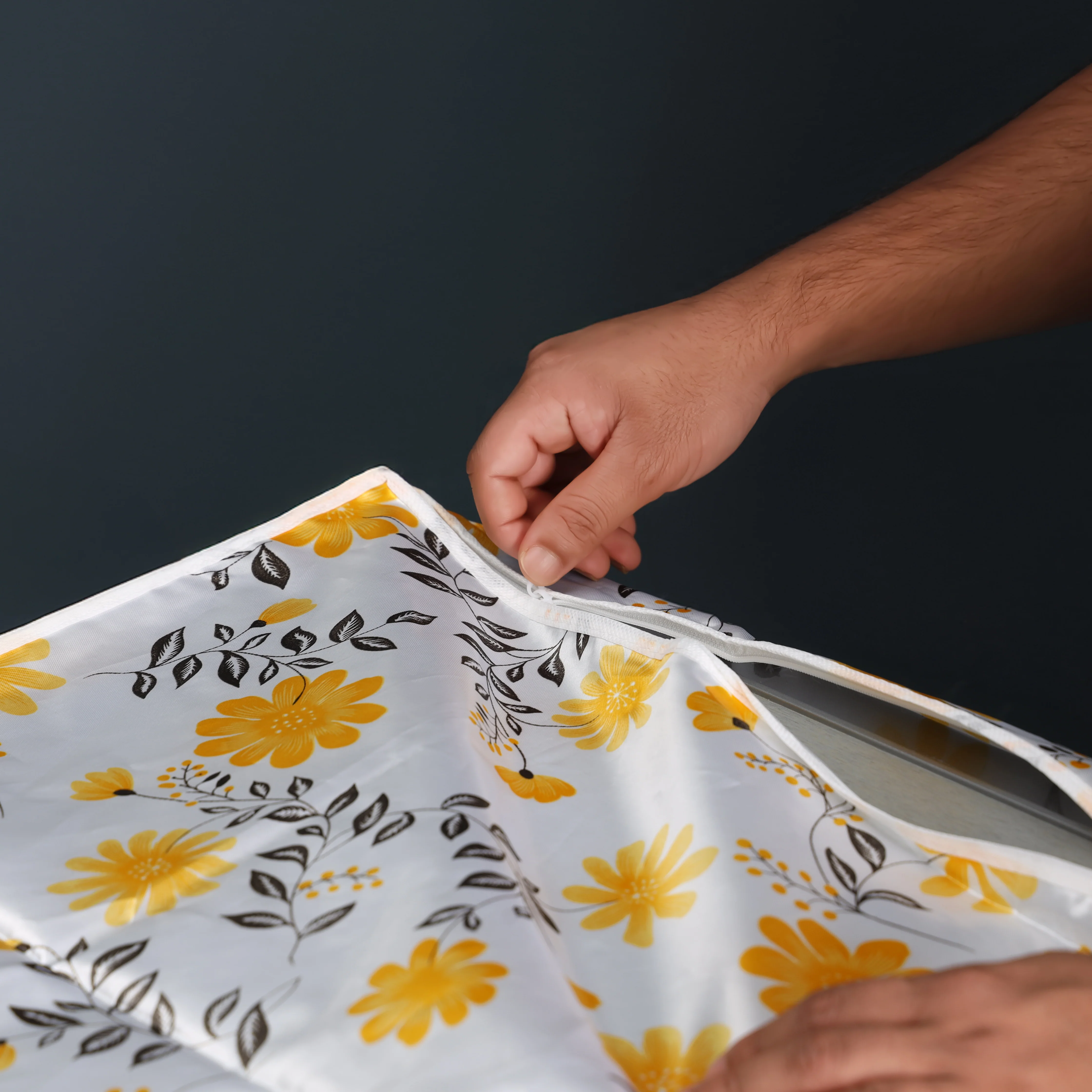 Delcasa DC1176 Washing Machine Cover| from eco-friendly PEVA material with waterproof protection| zippered top, smooth zippers and strong design to prevent dust| - Image 5