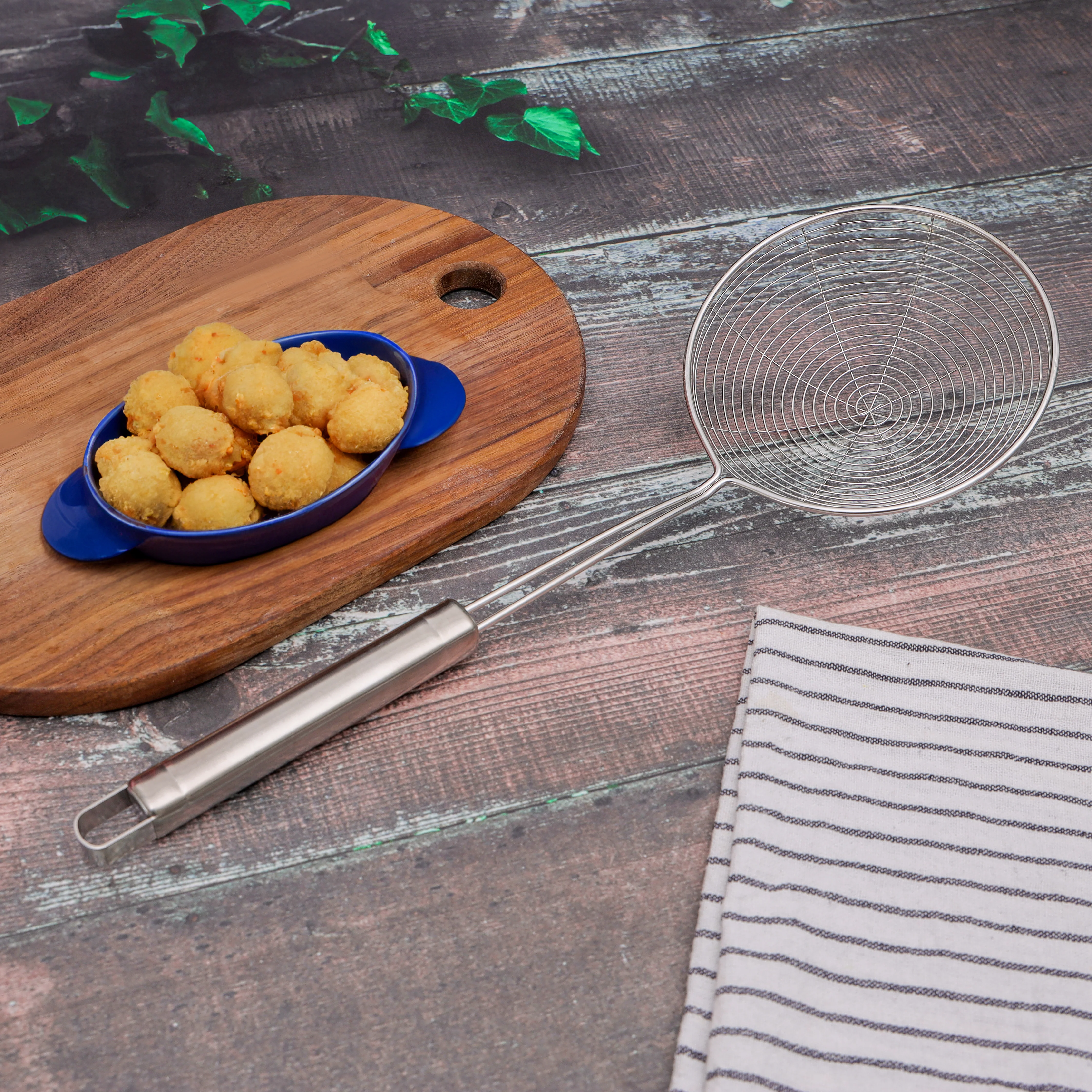 Delcasa DC1274 Stainless Steel Strainer | kitchen skimmer tool with strong wire mesh for straining & draining| Rust resistant, easy to clean & ideal for frying| - Image 3