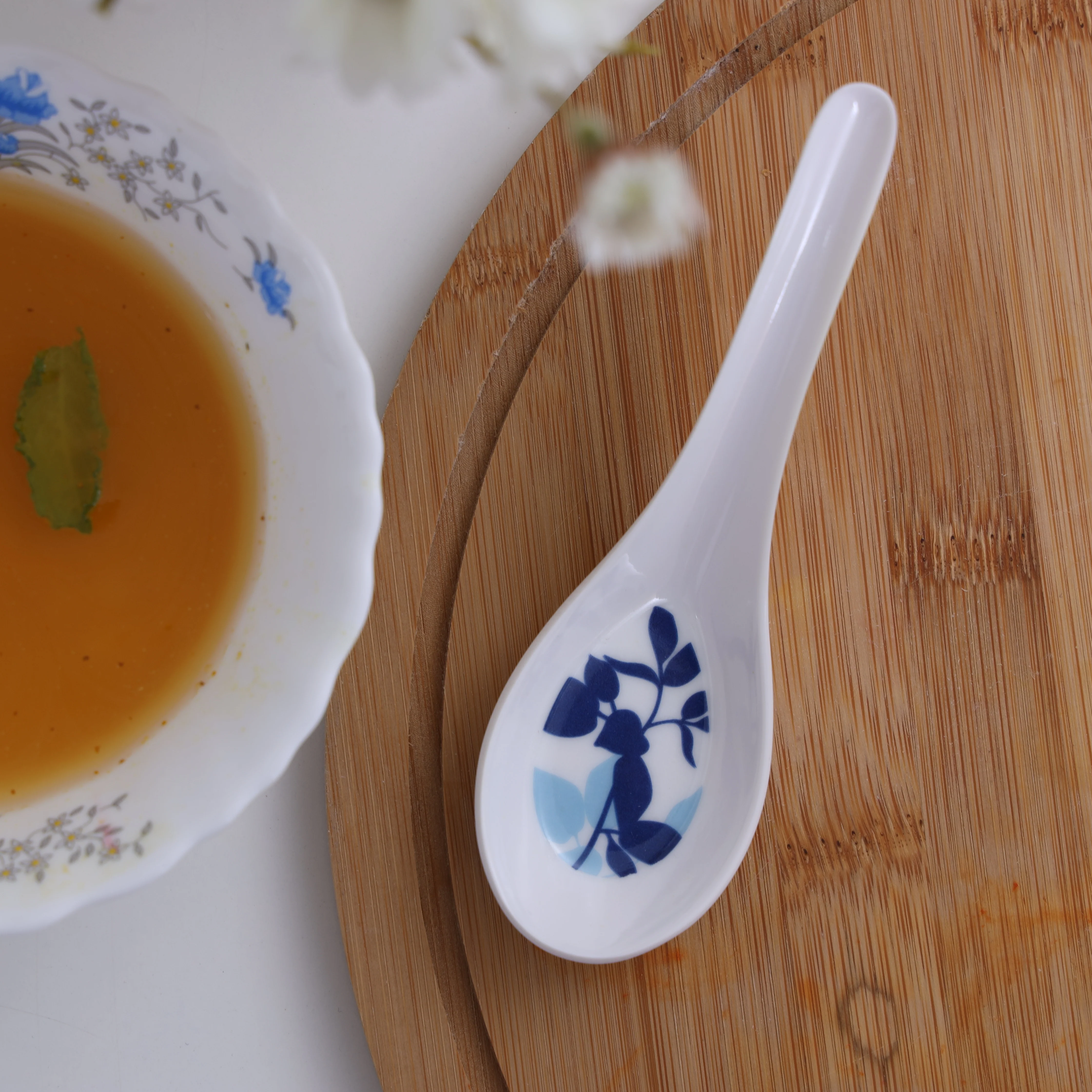 Delcasa DC1806 Melamine Soup Spoon| long handle and floral design, Durable, lightweight dining spoon ideal for soups, parties, meals, and outings. Everyday use| - Image 5