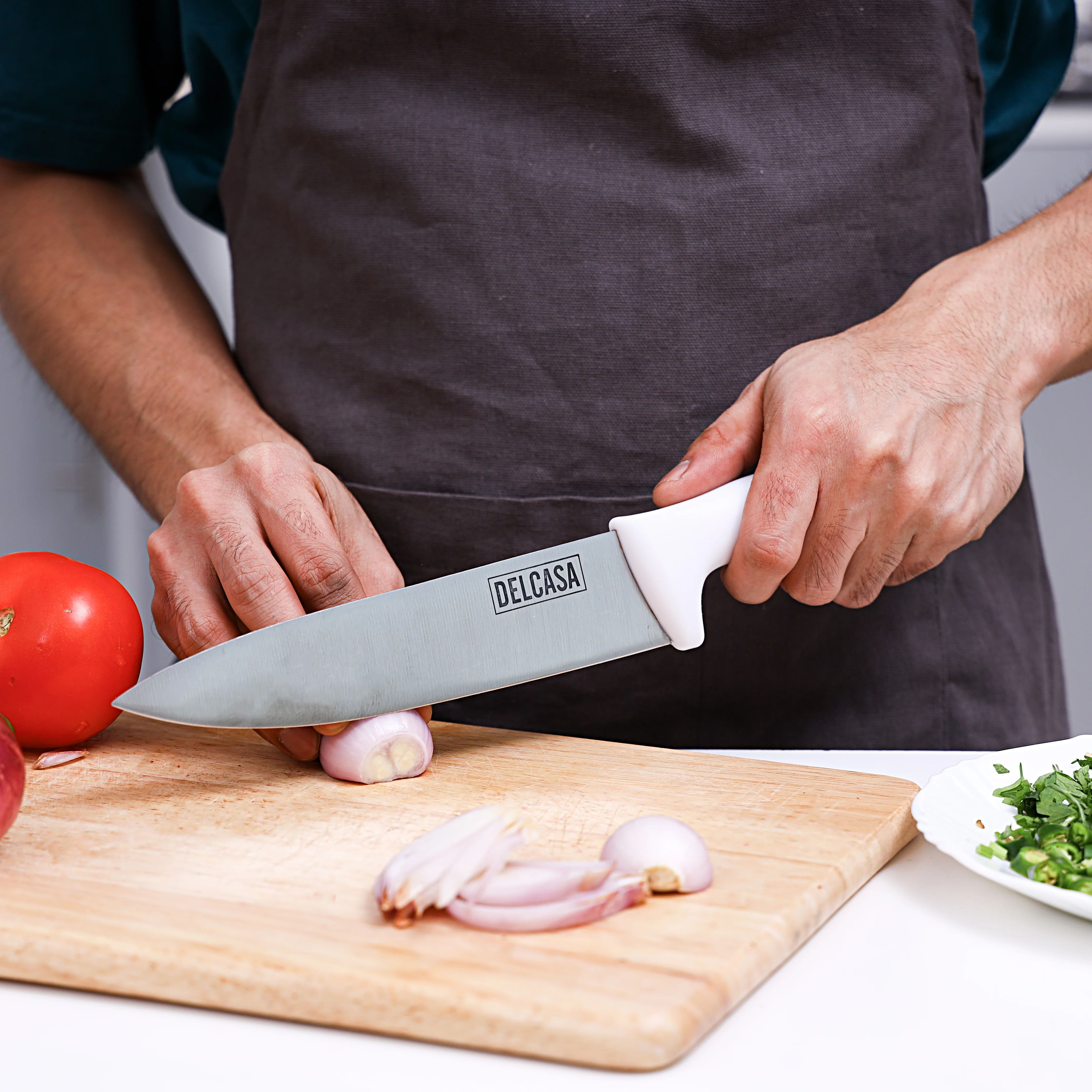 Delcasa DC1830 Chef Knife 8-inch| sharp stainless steel blade for slicing, chopping and dicing| Comfortable grip handle ensures control, for daily kitchen prep| - Image 2