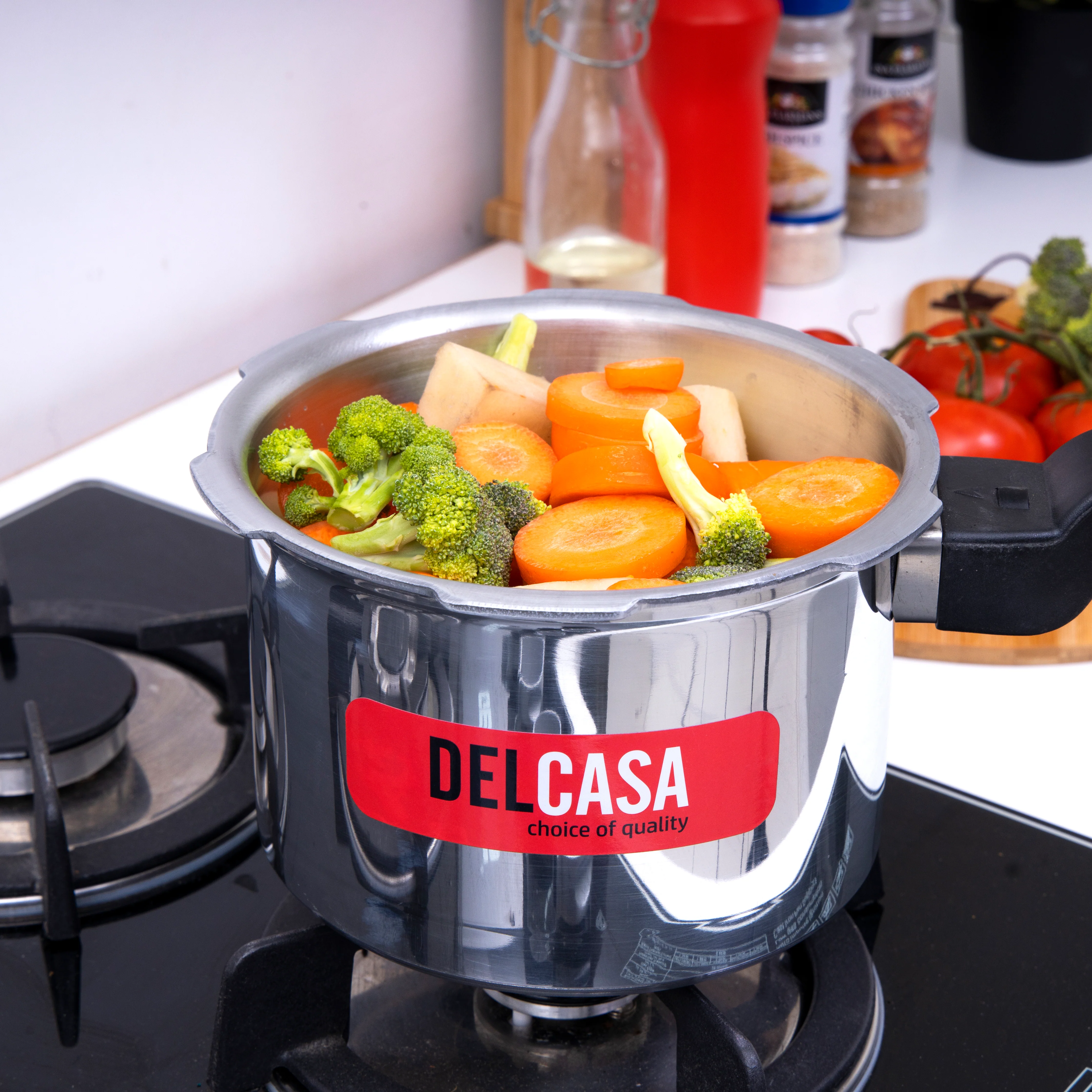 Delcasa DC1878 Aluminium Pressure Cooker 3.0L| durable aluminium construction with anti-implosion lid| improved pressure regulator, stepped encapsulated bottom| - Image 2