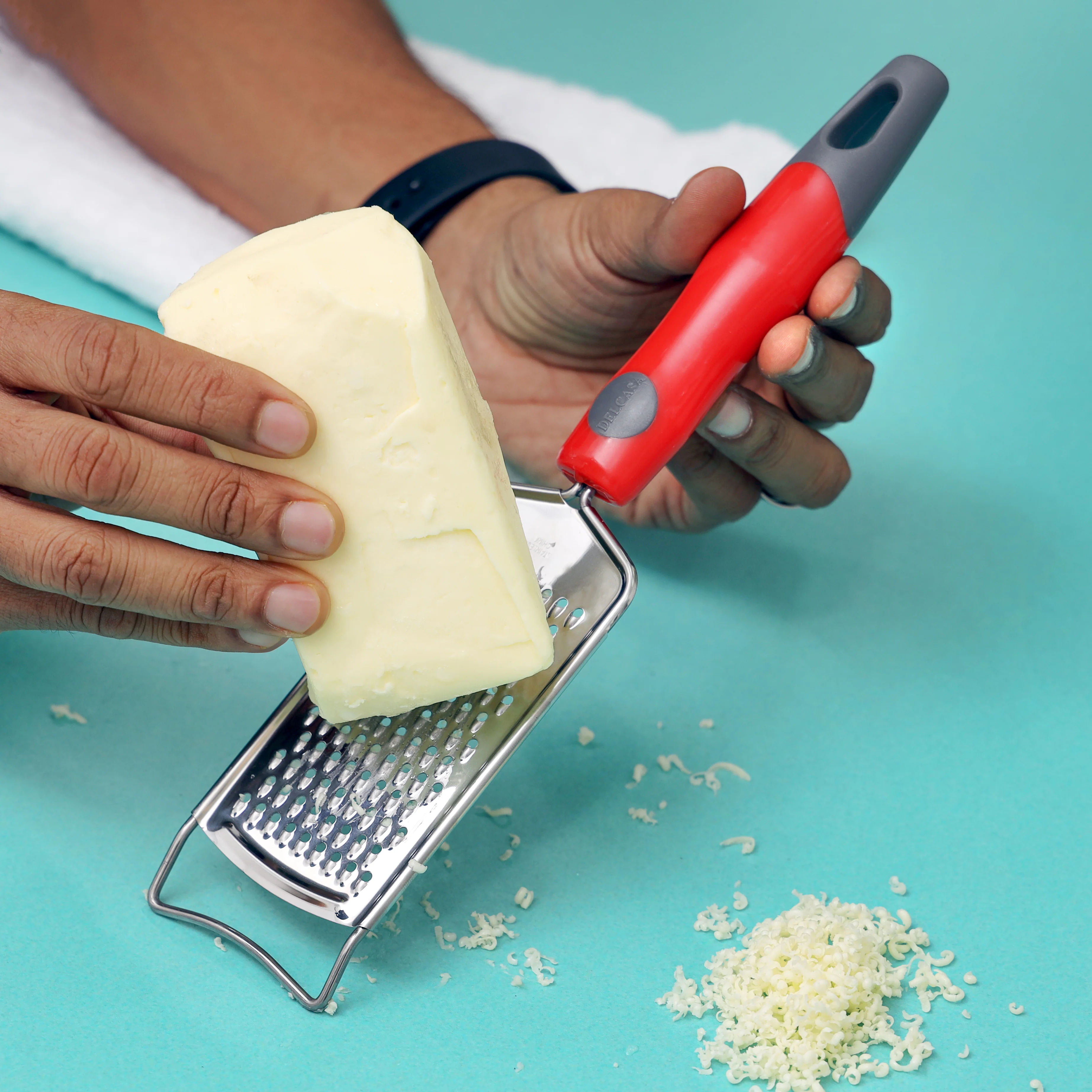 Delcasa DC1930 Stainless Steel Ginger Grater| features PP handle ensures easy grip and smooth grating| Dishwasher safe, lightweight, elegant design and Durable| - Image 4