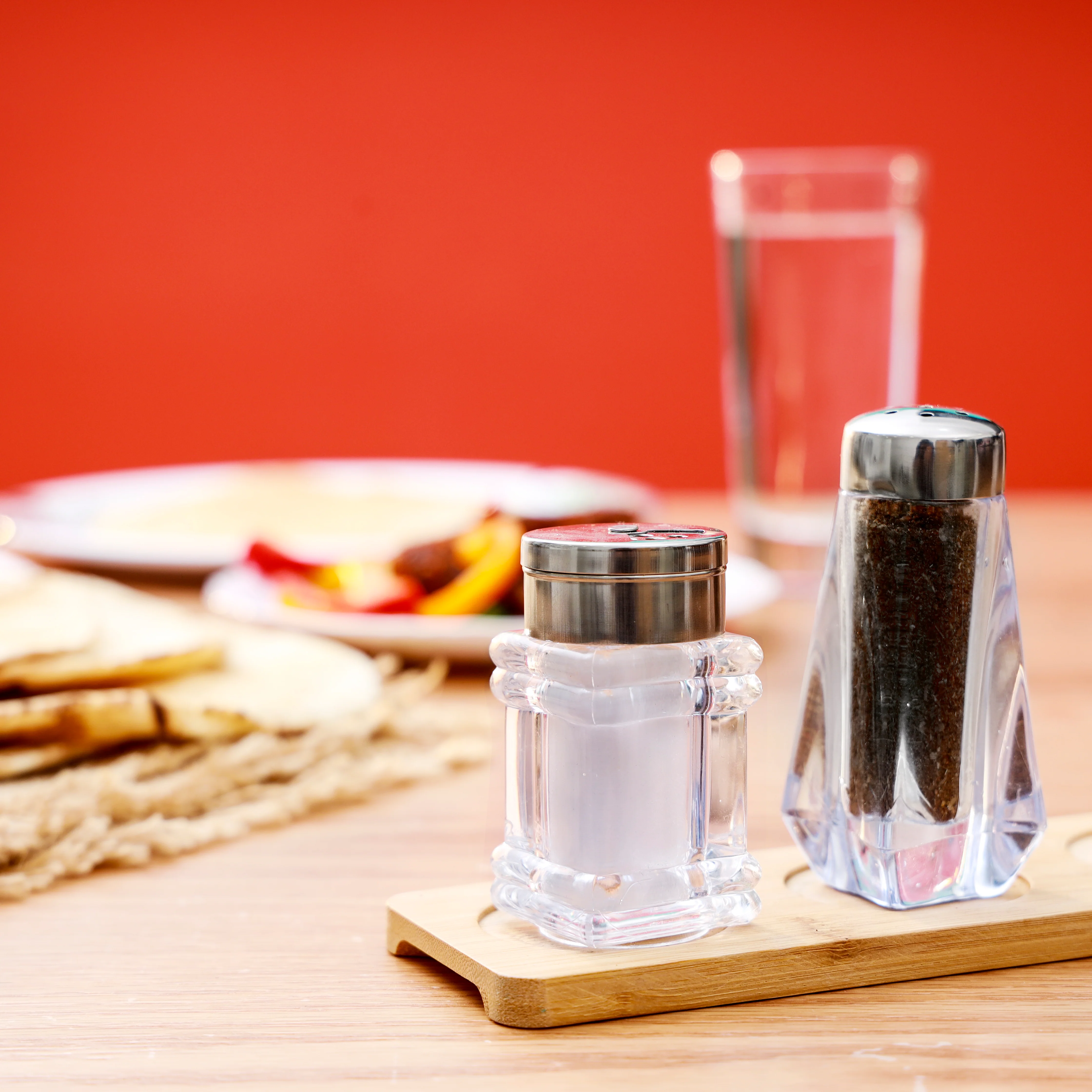 Delcasa DC1955 Twister Saltshaker| stainless steel lid with transparent body and easy seasoning control| modern design & durable design for everyday kitchen use| - Image 4