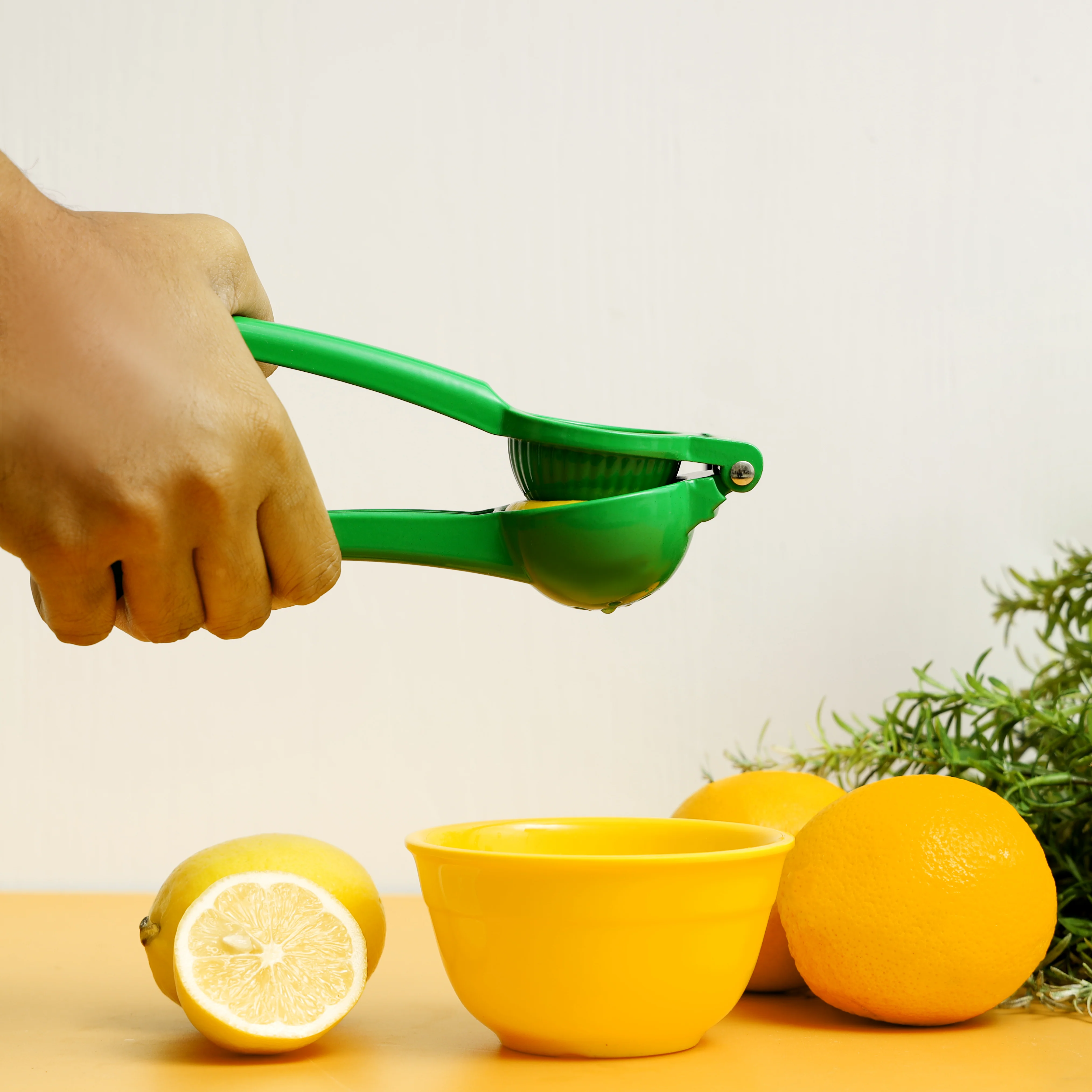 Delcasa DC2081 Lime Squeezer| made from food grade aluminium alloy for easy citrus juicing| Lightweight & durable, ideal for extracting lemon & lime juice daily| - Image 3