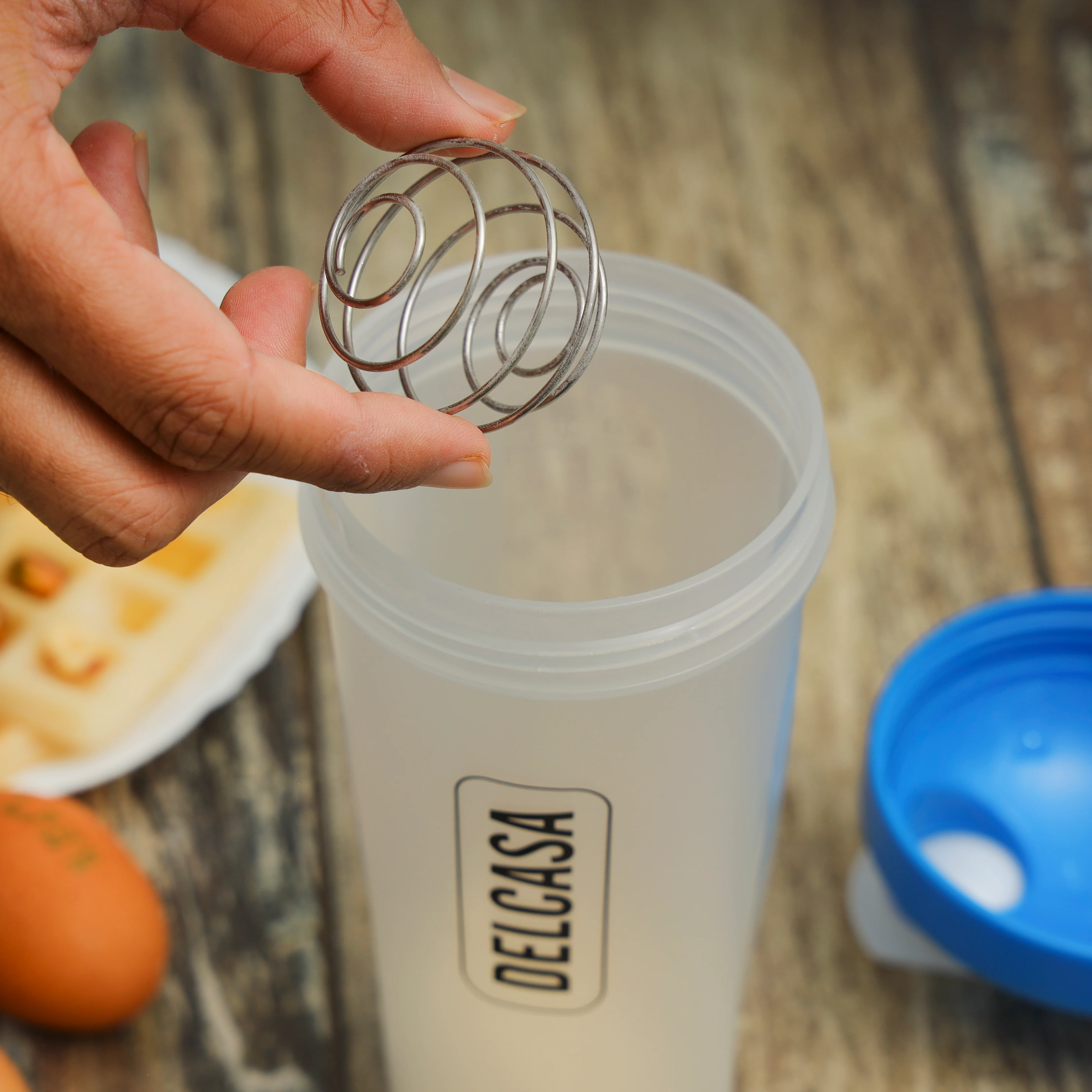 Delcasa DC2104 600ml Shaker Bottle| Leak-Proof Protein Mixing Bottle with 304 stainless steel ball| durable PP body, portable gym and fitness use for daily use| - Image 3
