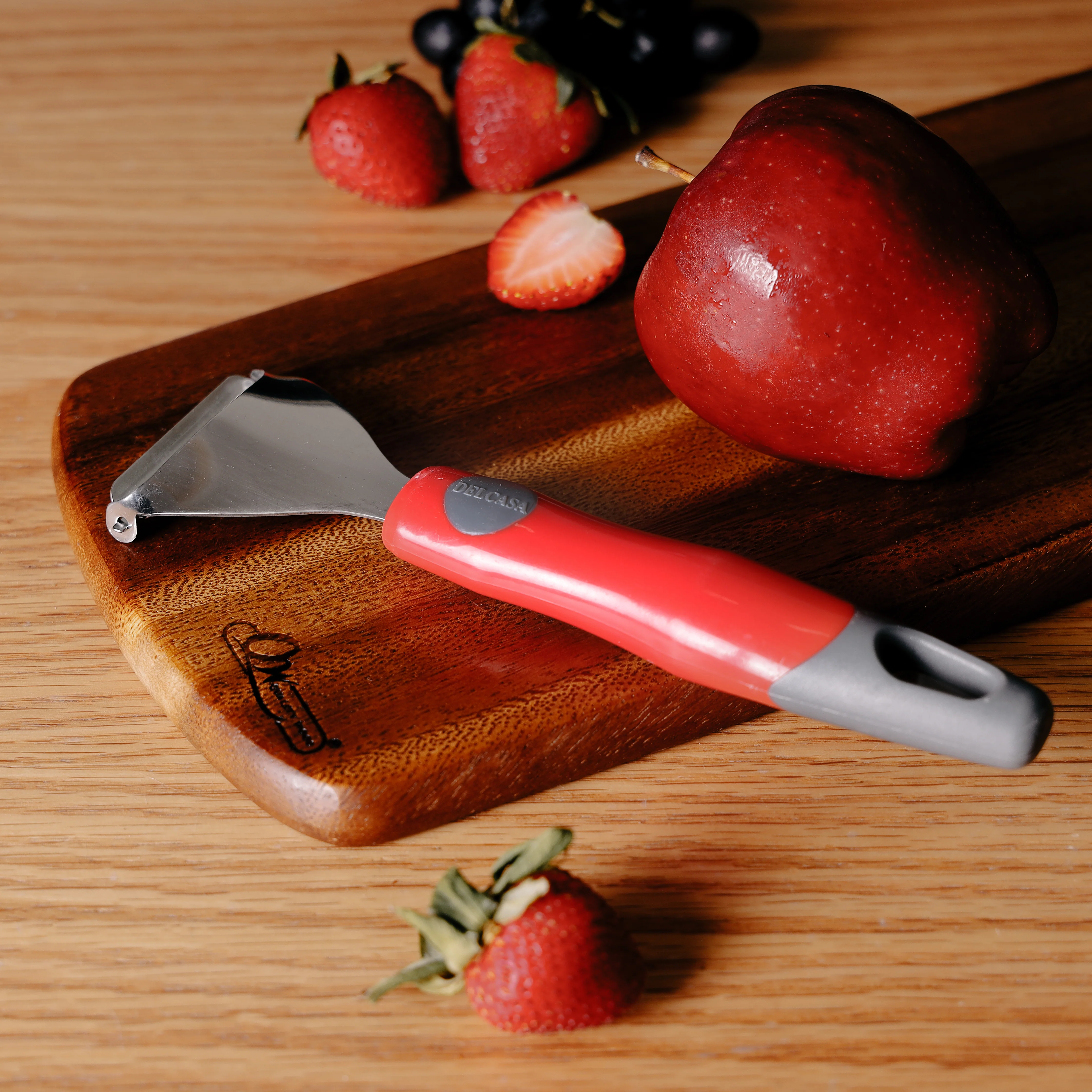 Delcasa DC2132 Stainless Steel Triangle Peeler | rust-resistant steel, ergonomic easy-grip handle with sharp blade for smooth fruit and vegetable peeling tasks| - Image 4