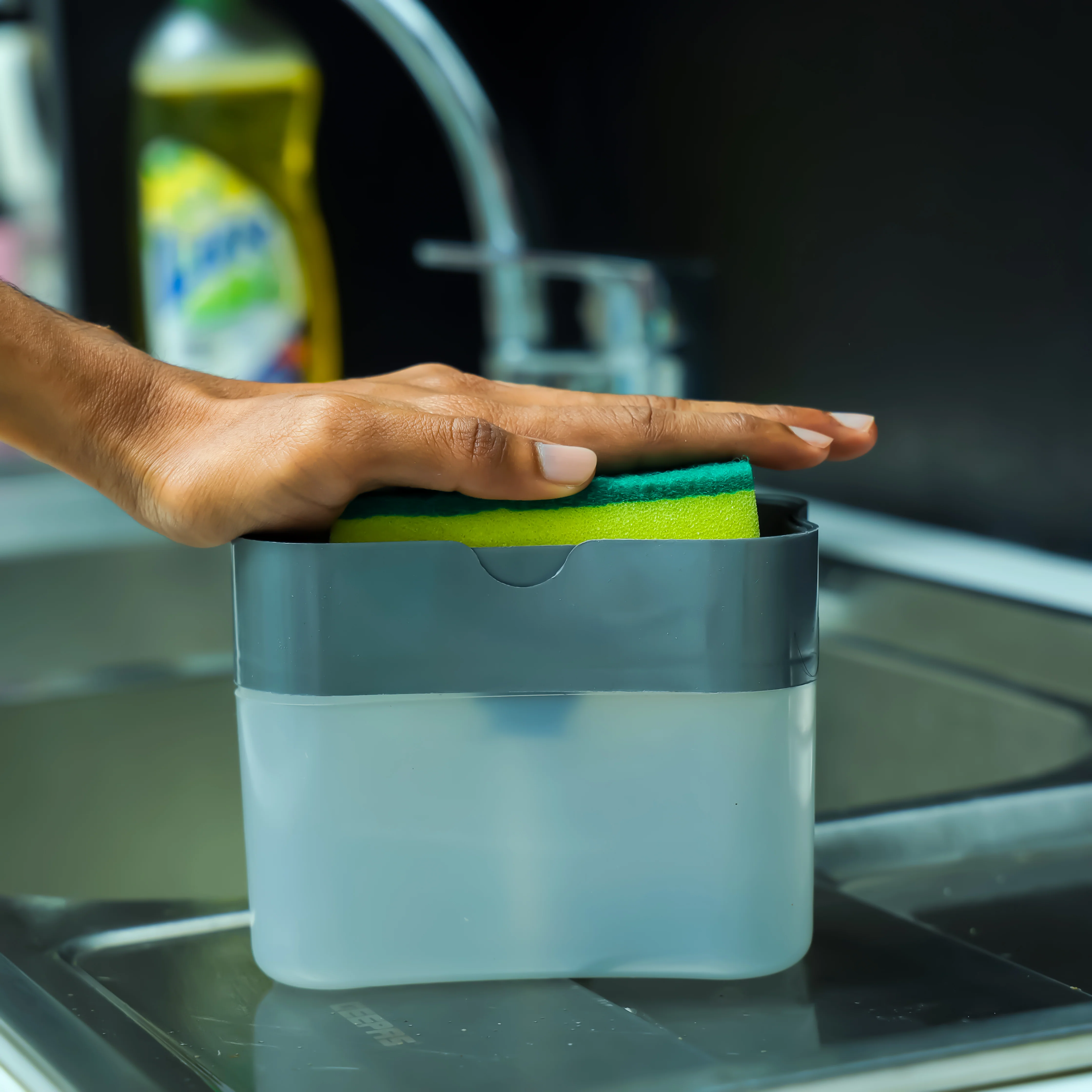Delcasa DC2602 Liquid Soap Dispenser| smart 2-in-1 sponge holder with 385ml capacity| Dispenses perfect soap amount, one-hand use, polymer body, compact design| - Image 3