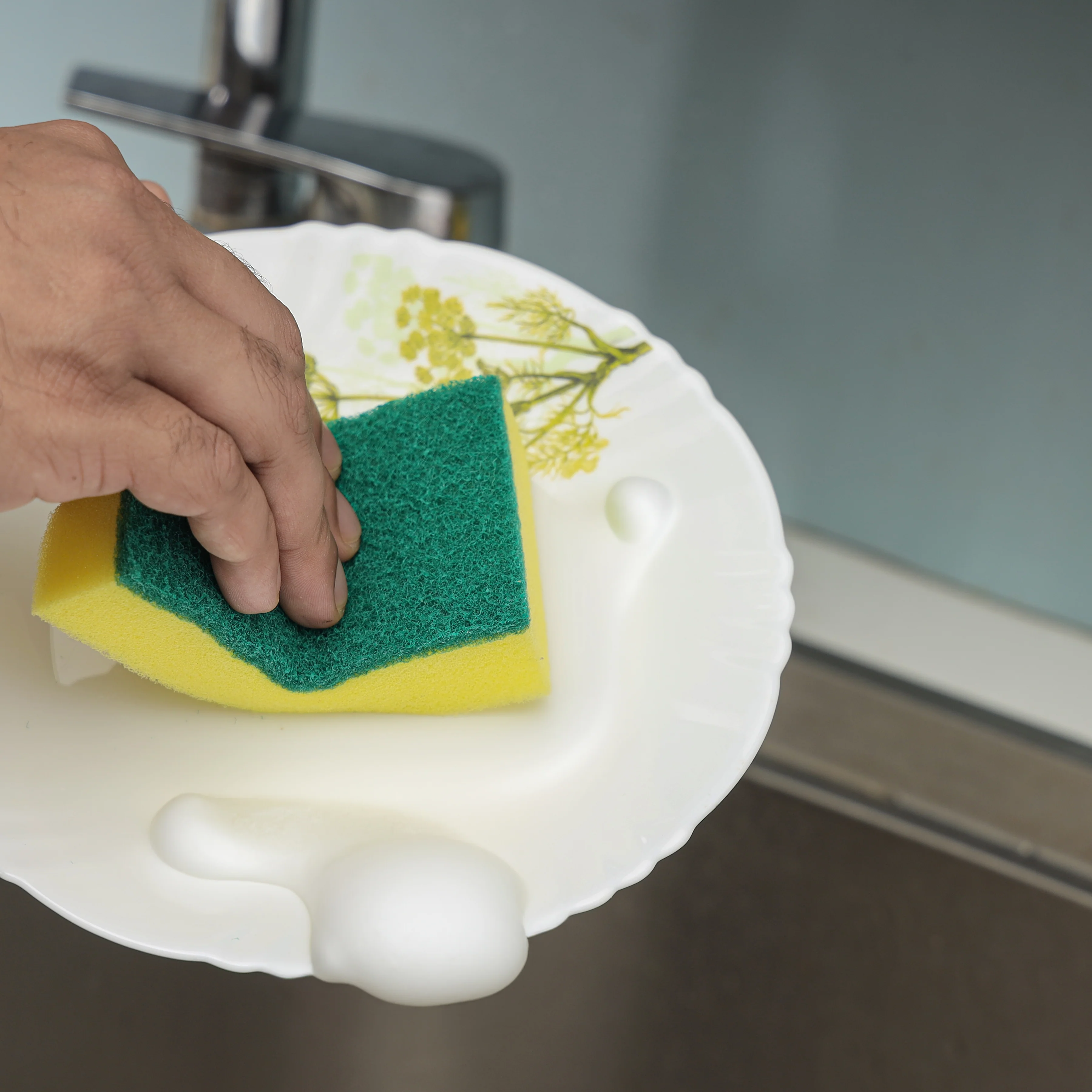 Delcasa DC2997 Kitchen Sponge Scrubber| offers durable multi-purpose cleaning scrubbers for dishes| Soft sponge layer, cookware & kitchen surfaces everyday use| - Image 3