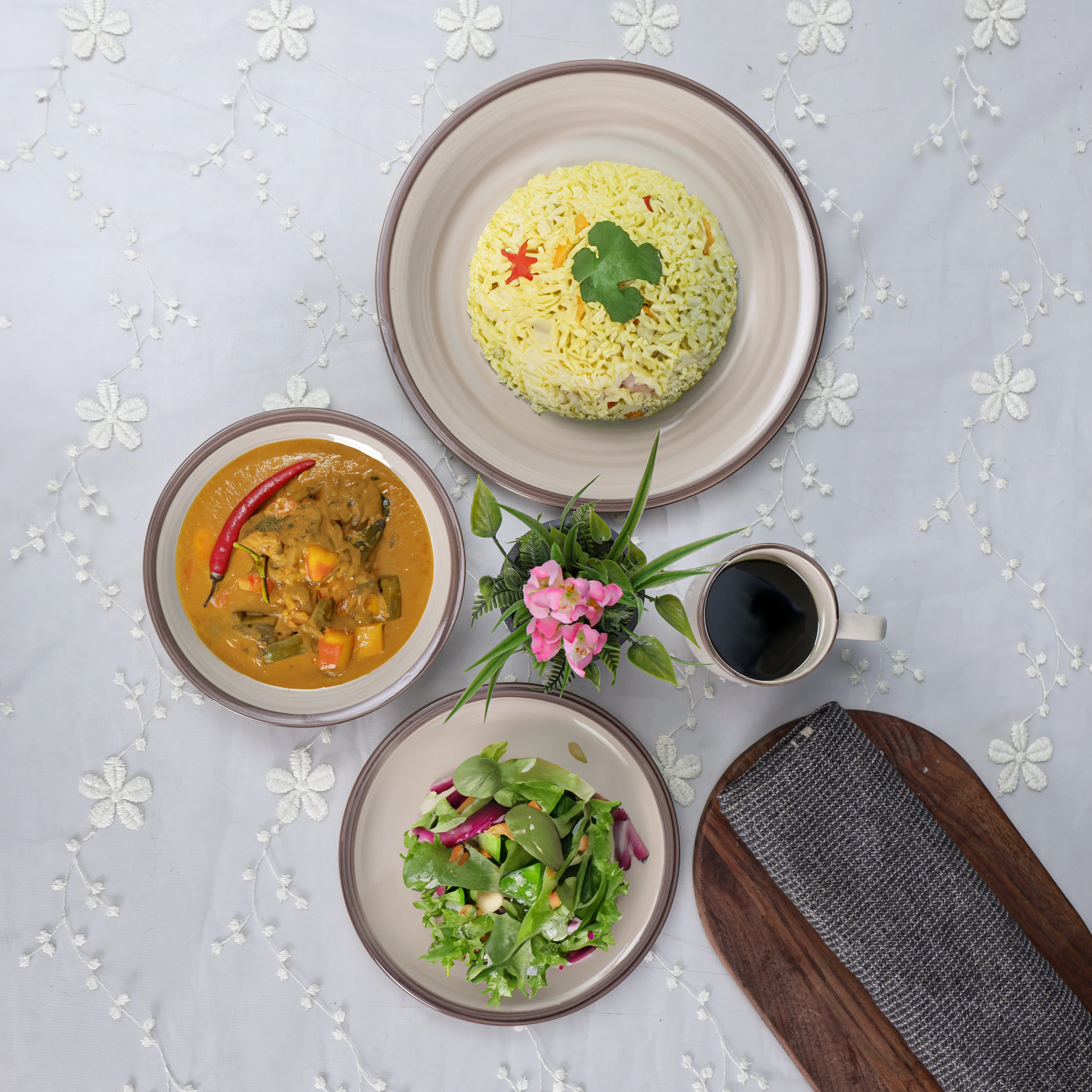 Delcasa DC3179 Stoneware Dinner Set | includes 16pcs with 10.5" dinner plates, 7.5" side plates, 7" soup bowls and 9oz mugs | microwave dishwasher freezer safe| - Image 5