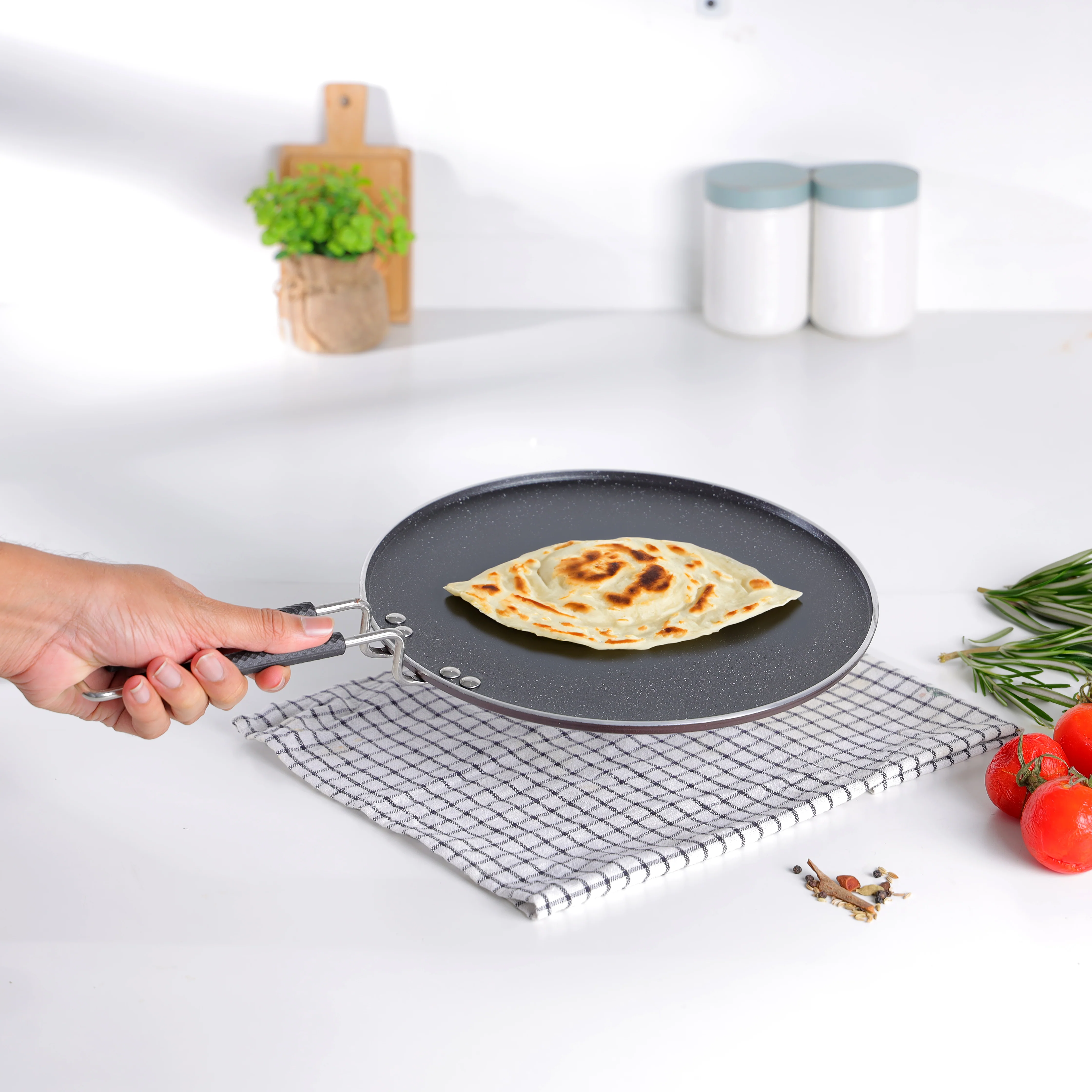 Delcasa DC3191 Smart Tawa 28.5CM| granite non-stick coating & 3.5mm thick aluminium body| induction compatible base and sturdy handle for safe & easy daily use| - Image 3