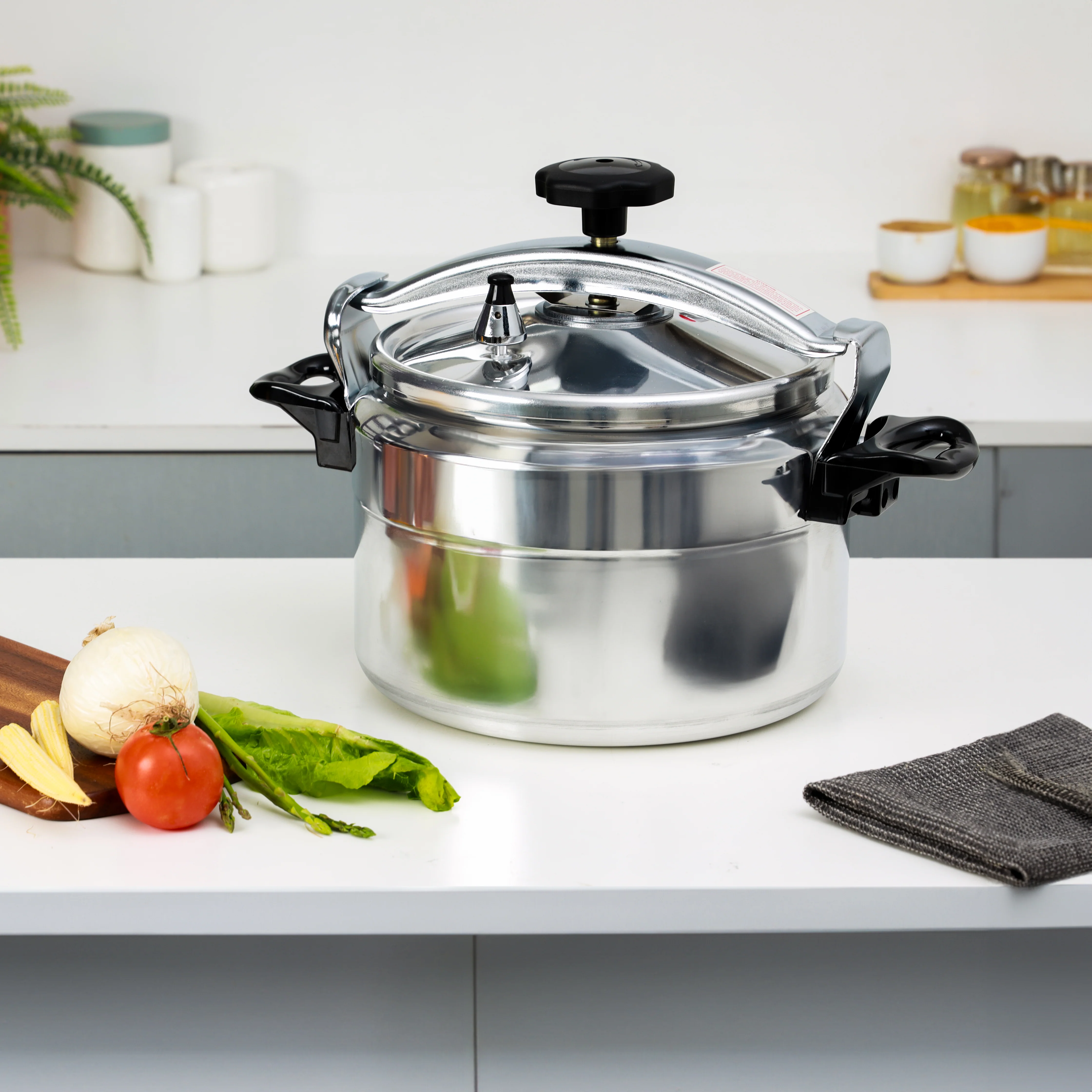 Delcasa DC3200 Aluminum Pressure Cooker| 5L–15L range, a heavy-duty body and safety valve system| silicone sealing ring, and heat distribution for fast cooking| - Image 2