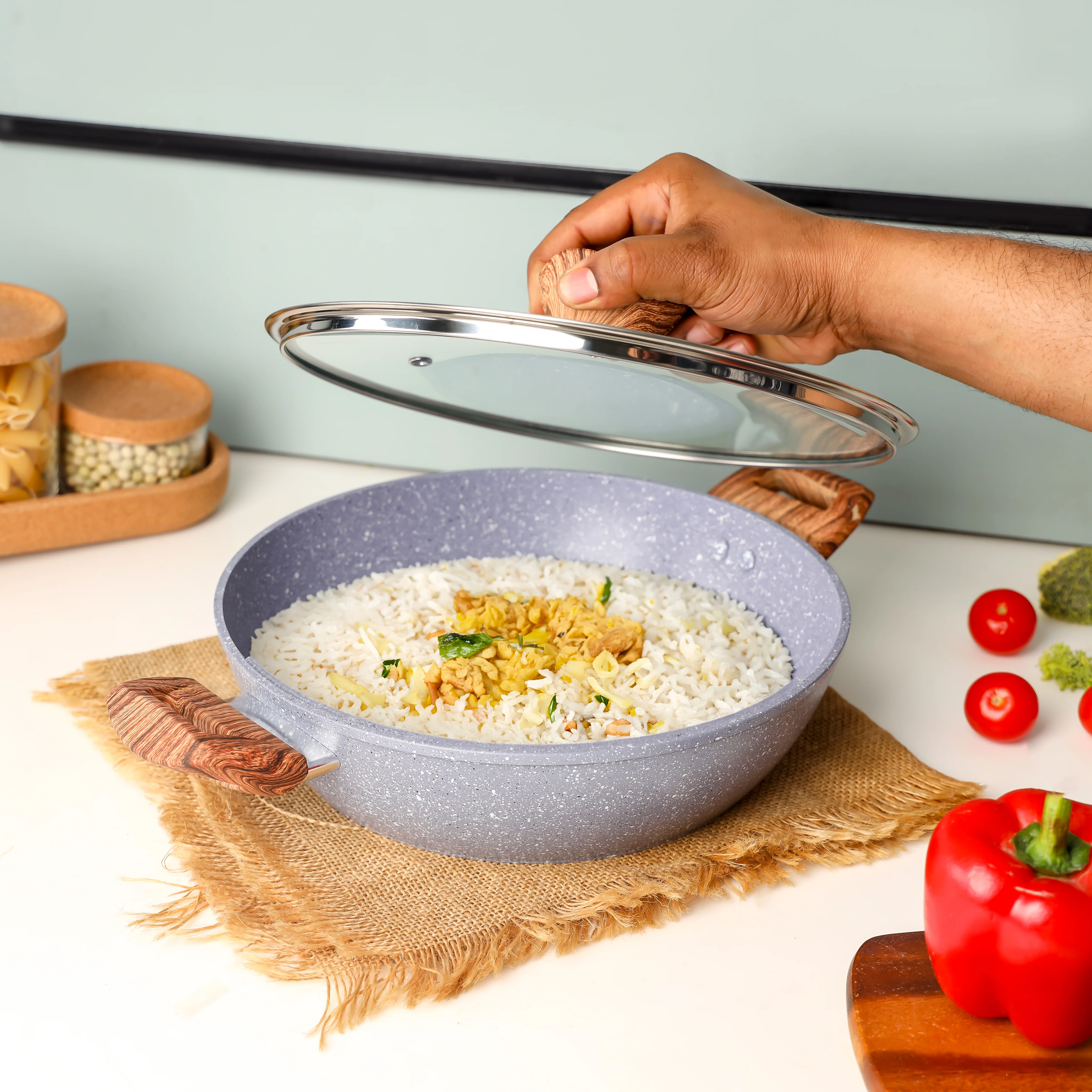 Delcasa DC3333 Essential Wokpan| 5-layer durable granite coating & forged aluminium body| induction bottom, soft-touch bakelite handles and glass lid, 26cm/28cm| - Image 3