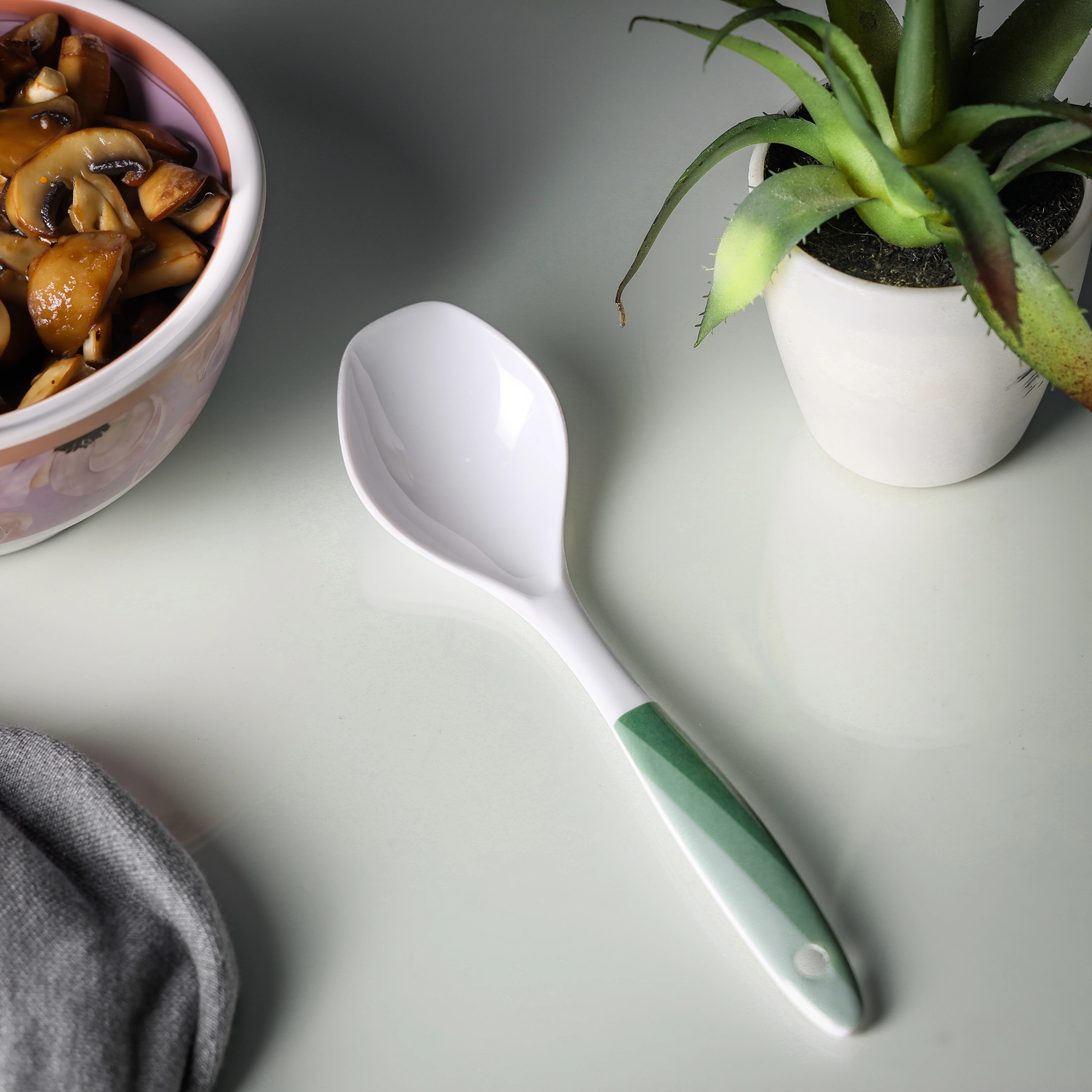 Delcasa DC3433 Melamine Soup Spoon Set| Lightweight Durable Design with Chip & Stain Resistant Serving Spoons| Dishwasher Safe for Everyday Kitchen & Dining Use| - Image 3