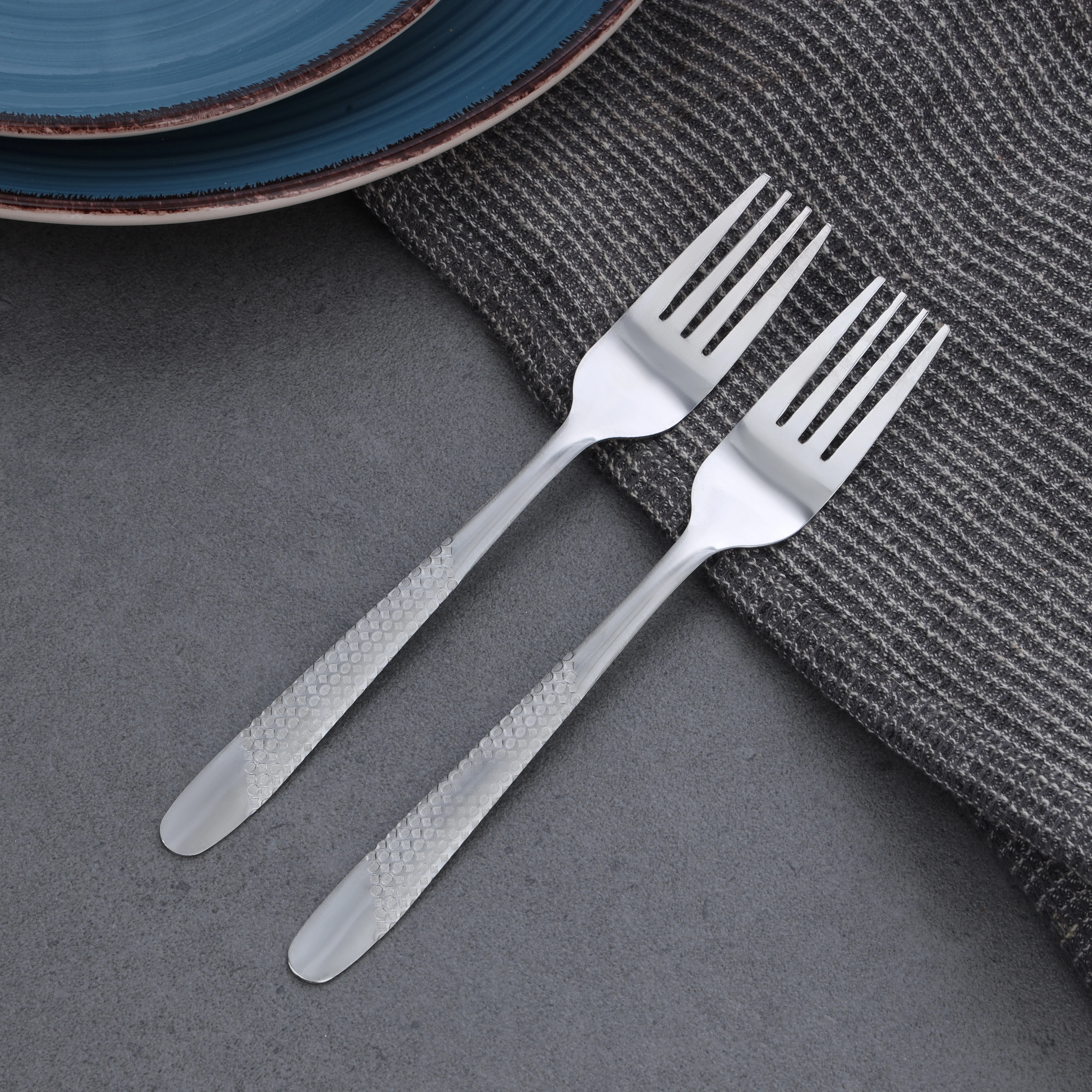 Delcasa DC3528 Stainless Steel Cutlery Set| includes tablespoon and fork, teaspoon with durable food-grade steel| Non-Magnetic Construction and Dishwasher Safe| - Image 3