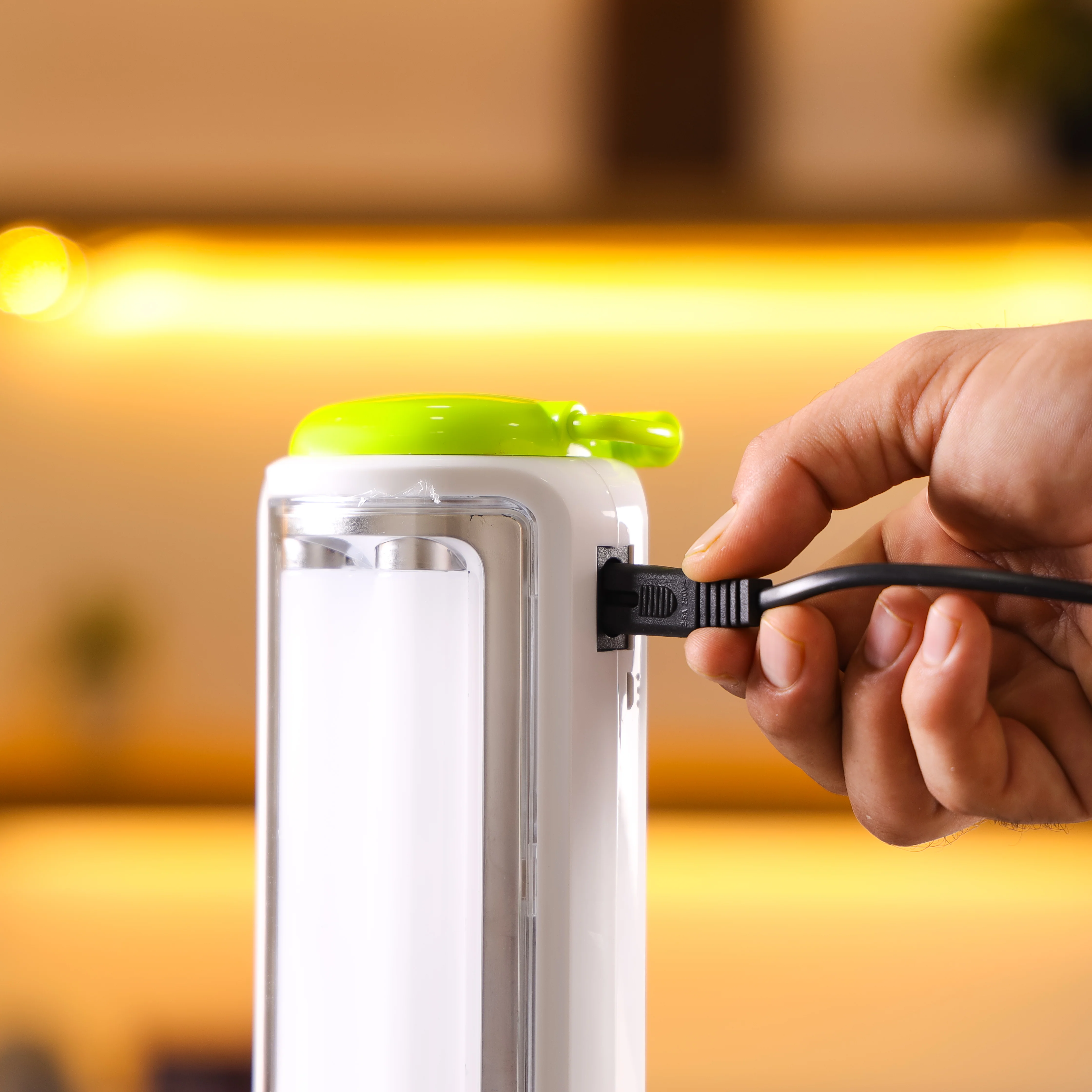 Olsenmark OME2700 Rechargeable LED Lantern| 52 high-power LEDs offers bright illumination & up to 15 hours backup| energy-efficient, and reliable lighting for home use| - Image 5