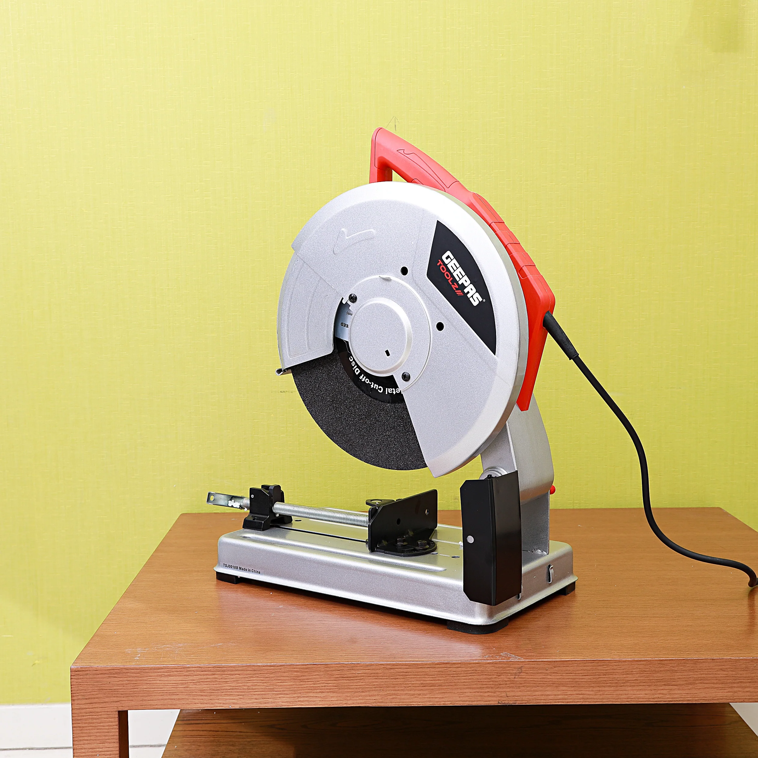 Geepas GCO2000 355mm Cut Off Saw| features a powerful 2000W motor & 3400RPM blade speed| 355mm cutting wheel, fast, precise metal cutting in workshops and sites| - Image 3