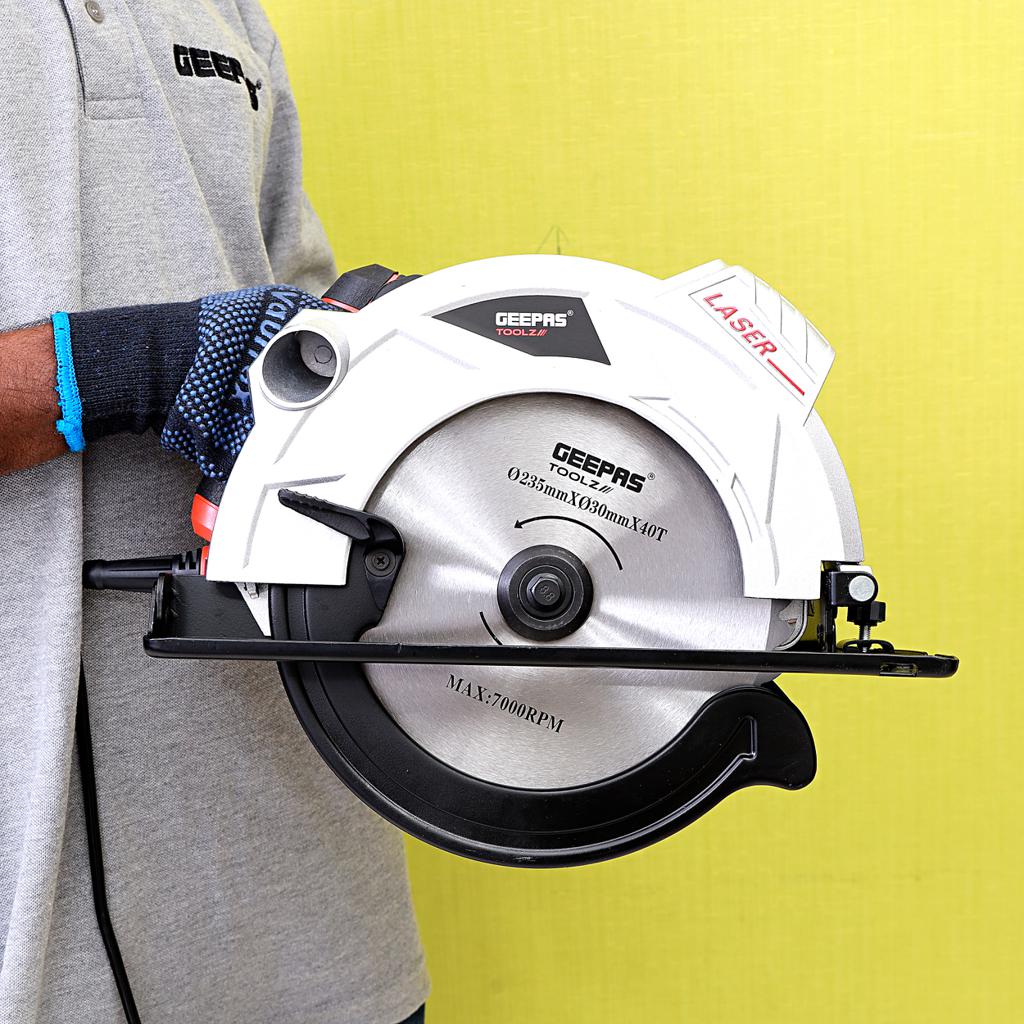 Geepas GCS2000 Circular Saw| features a 2000W motor, 235mm blade & 5000 RPM speed| 85mm cutting depth for powerful, precise, Durable and efficient wood cutting| - Image 3