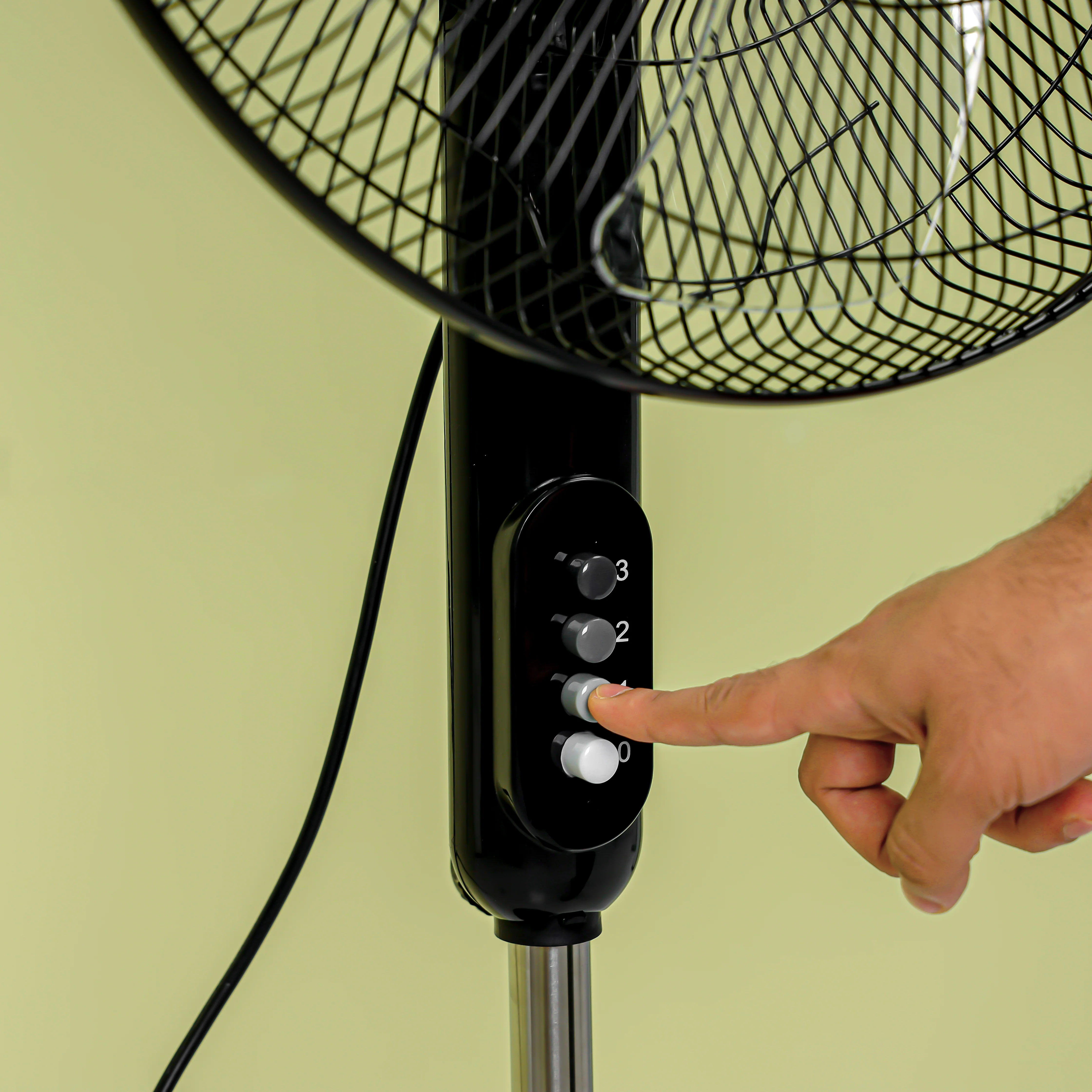 Geepas GF9615 16-Inch Stand Fan| 50W powerful motor, 5 blades & 3-speed control| Durable Build, oscillation, adjustable height and Ideal for Home, Office, Etc| - Image 4