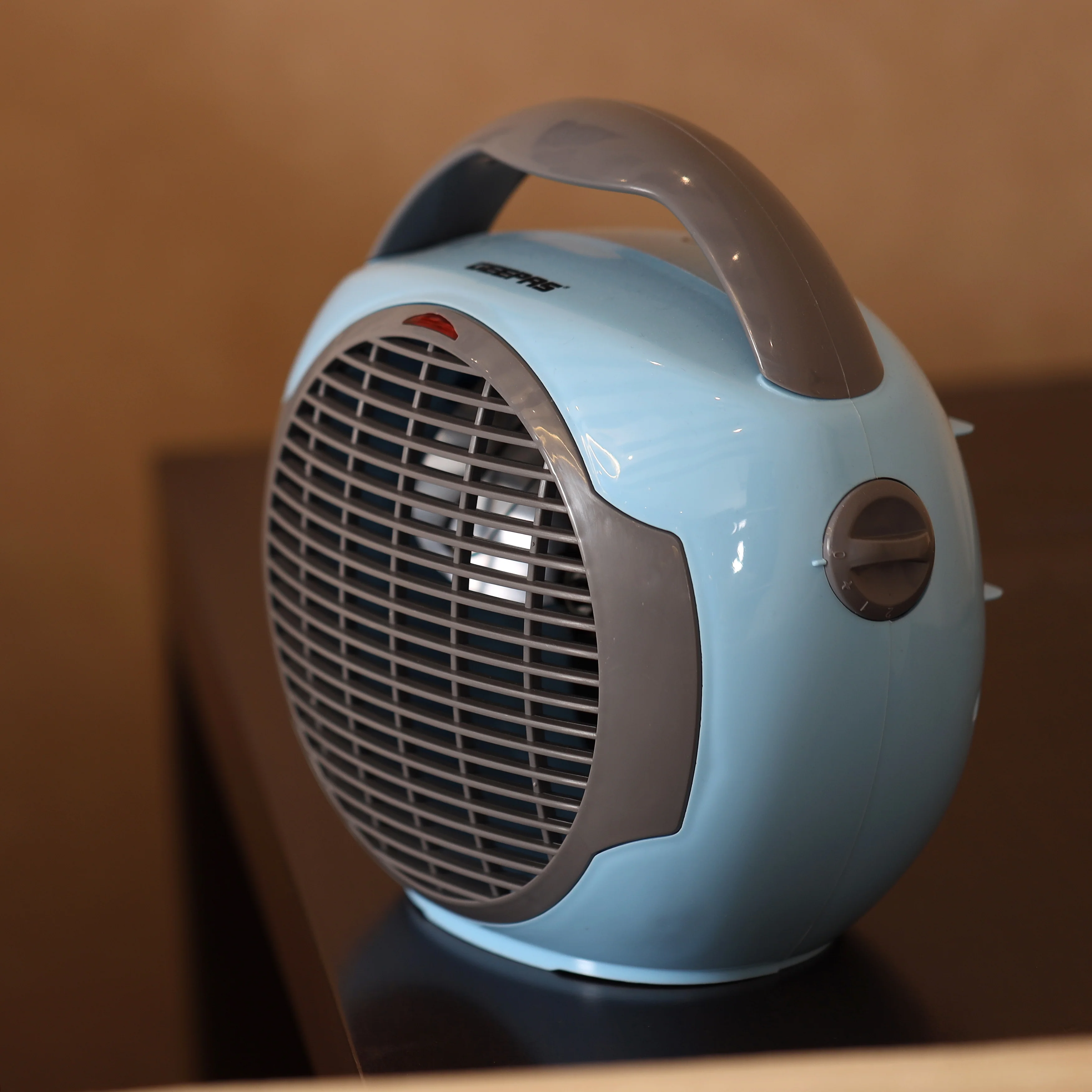 Geepas GFH28561 2000W Fan Heater | features an adjustable thermostat & cool/warm/hot wind mode| safety tip-over switch, overheat protection and portable design| - Image 3