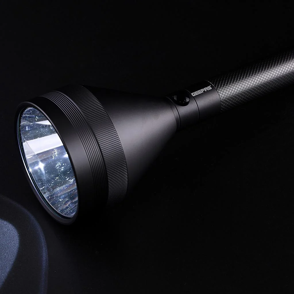 Geepas GFL51032 Rechargeable LED Flashlight| delivers 550 lumens XPG brightness & powered by a 4000mAh battery| USB charging, long runtime & durable performance| - Image 4