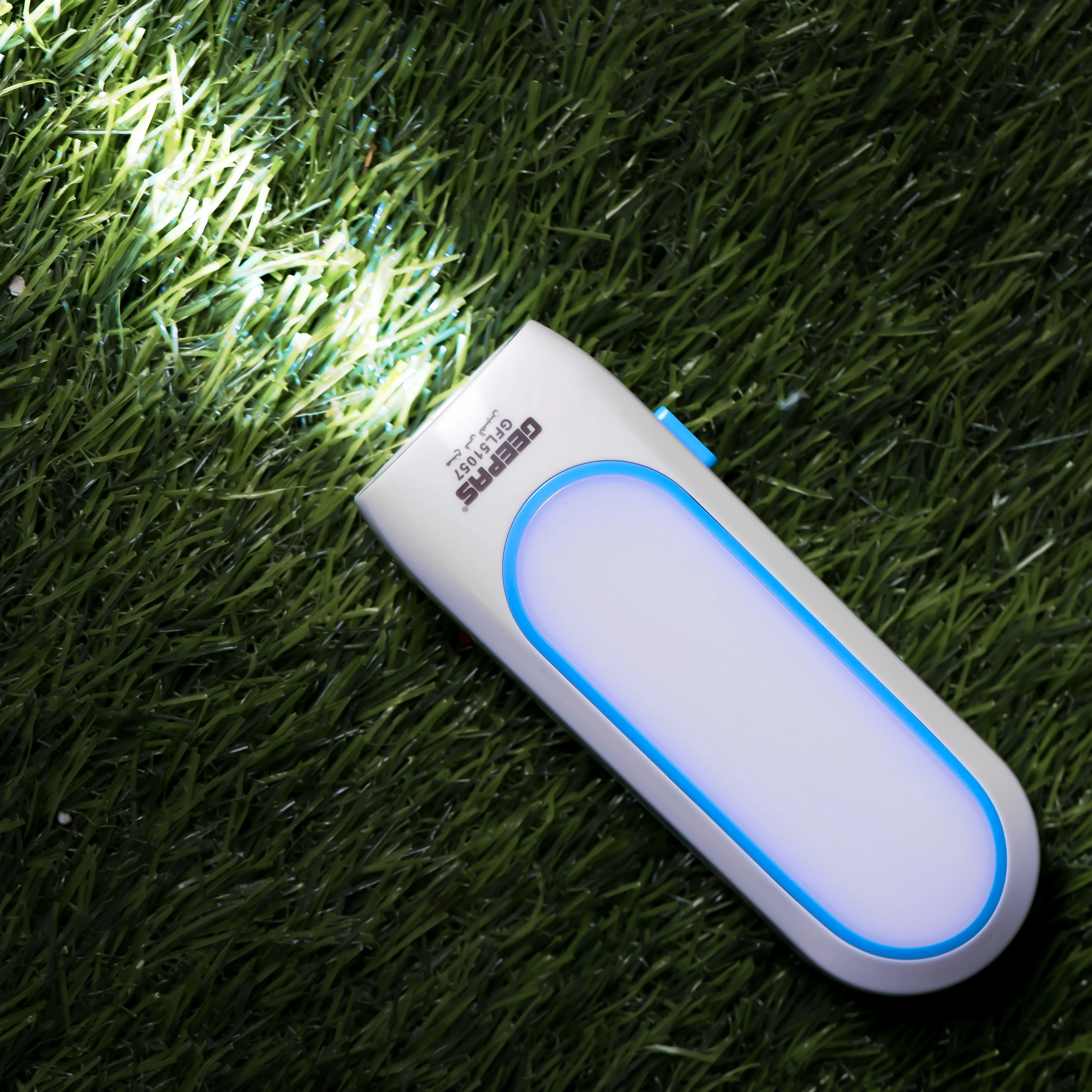 Geepas GFL51057 Rechargeable LED Flashlight | 2-in-1 Emergency Torch & 3.5 Hours Working| Side Light, Long-Lasting 4V Battery & Reliable Home Lighting Solution| - Image 4