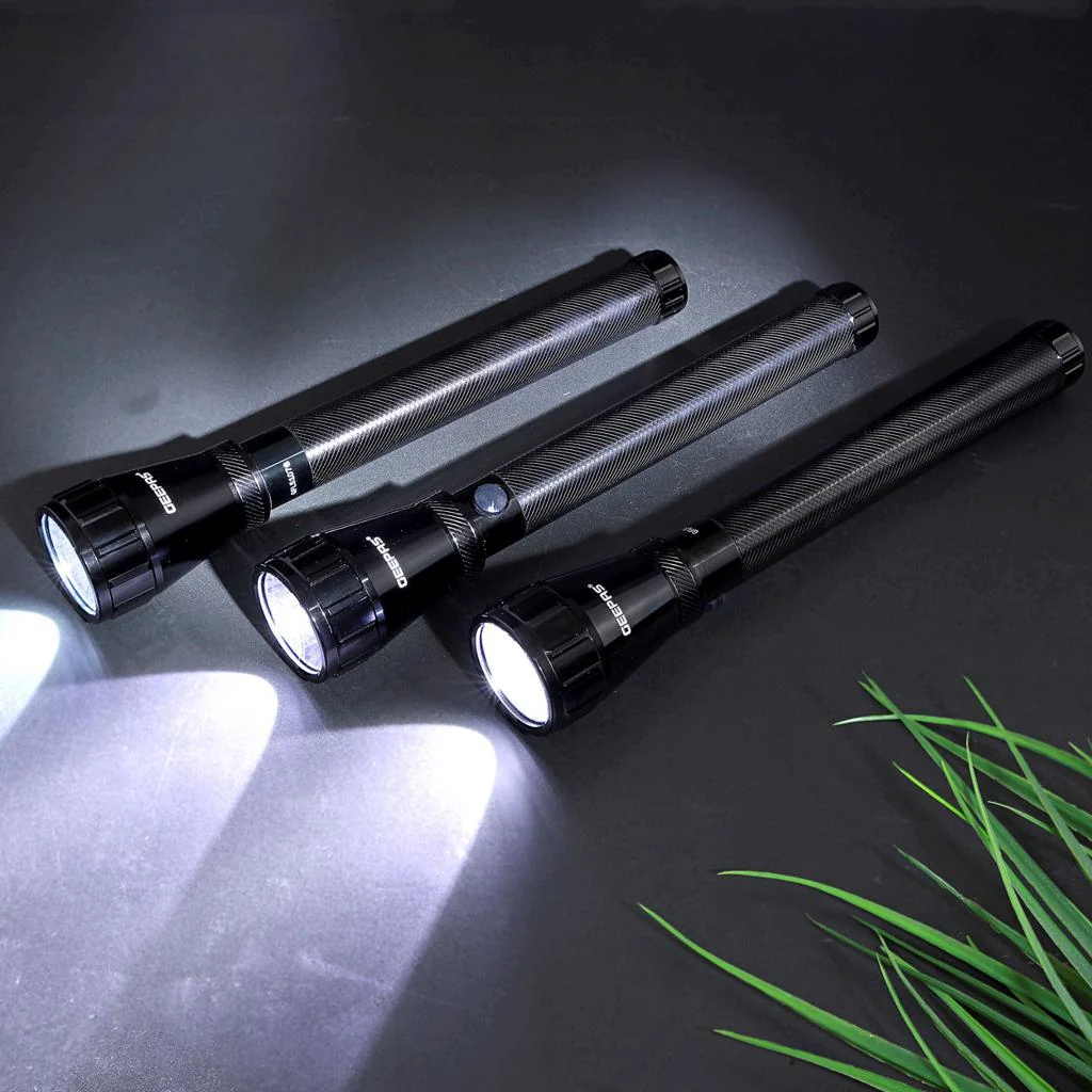 Geepas GFL51076 Rechargeable LED Flashlight| powerful 7W CREE LED, 2000m beam range and waterproof construction| shock resistance and 3-hour continuous runtime| - Image 4