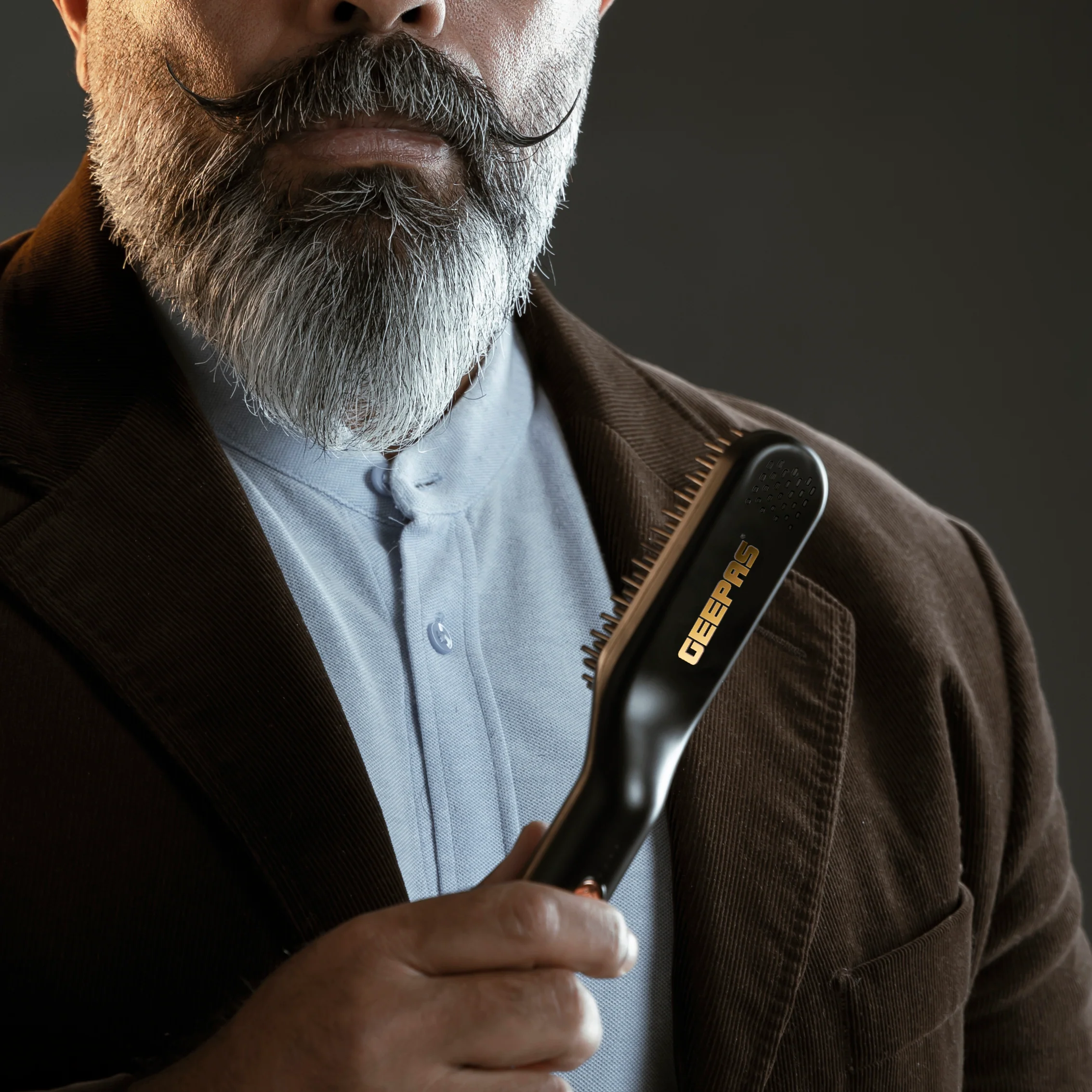 Geepas GHBS86066 Hair Straightening Brush | Beard & Hair Styler with LED Indicator| 360° Swivel Cord| Adjustable Temperature 120–200°C| Hang Loop | 2-Year Warranty - Image 8