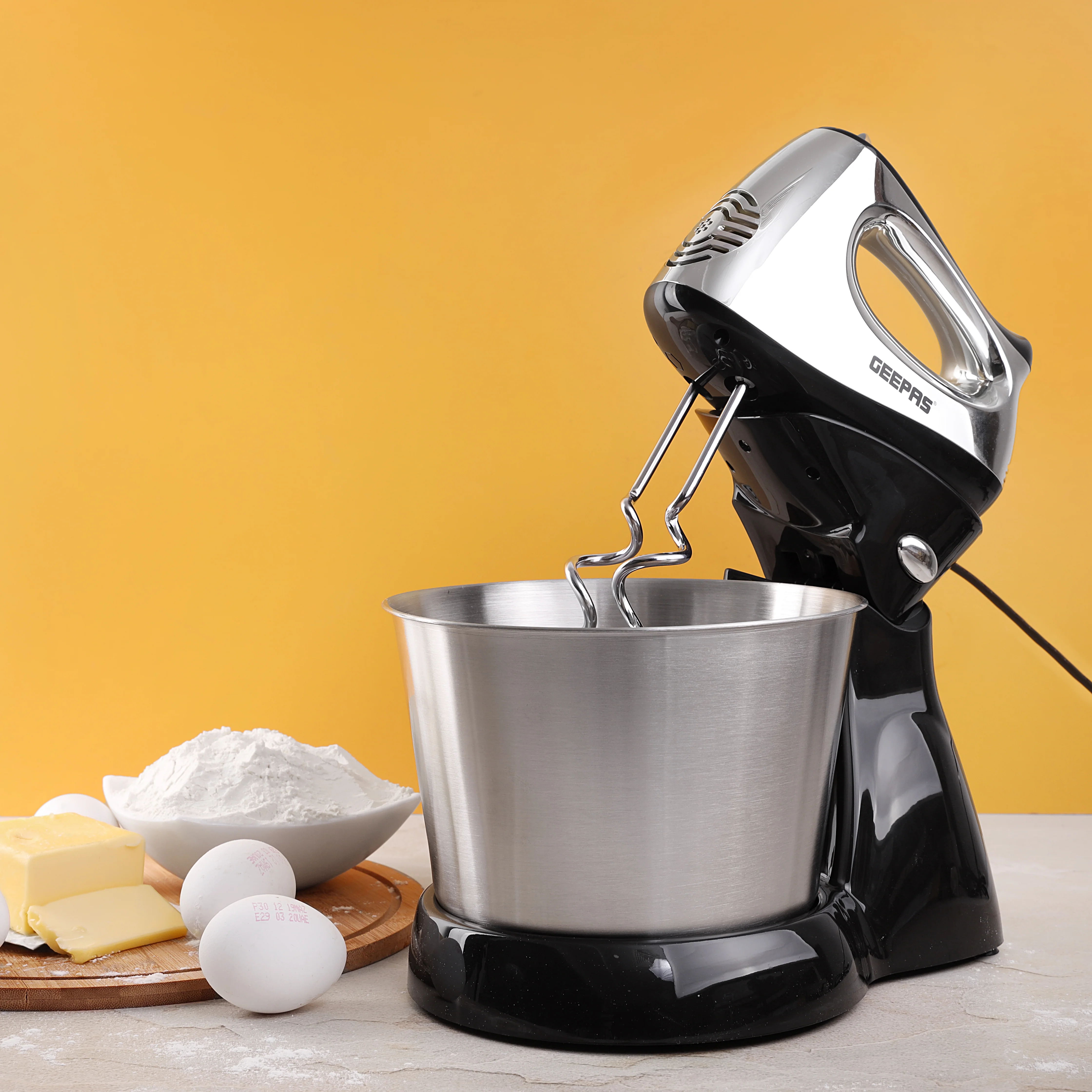 Geepas GHM5461 Stand Mixer | 200W Motor, 2.5L Stainless Steel Bowl for Effortless Mixing and Beating| 5 Speed Control, Compact Design and Durable Construction| - Image 4