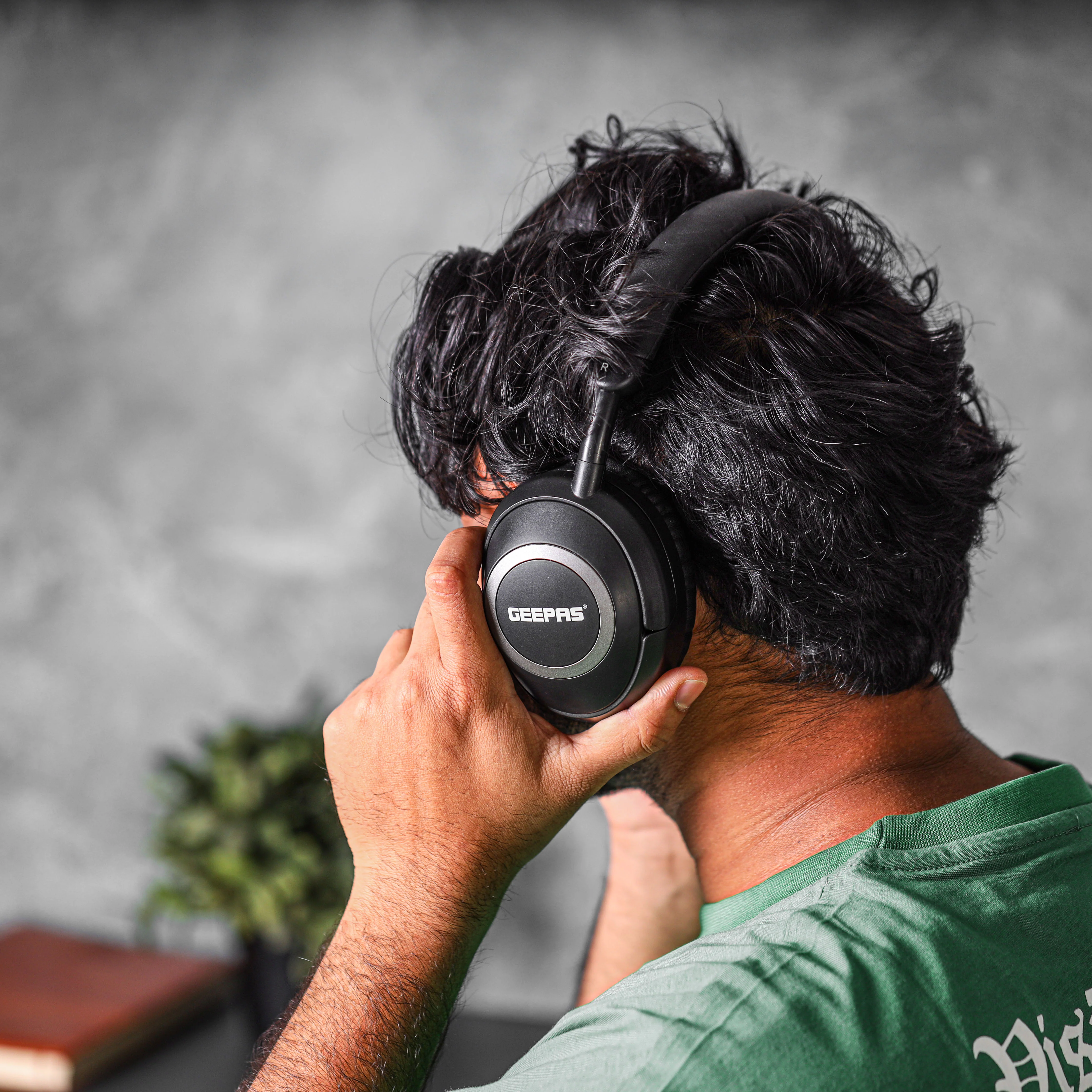 Geepas GHP14011 Bluetooth Headphone| Wireless and Wired Connectivity, Bluetooth 5.0 & HD Sound| Durable, Type-C Charging, Long Battery Life and Hands-Free Call| - Image 3