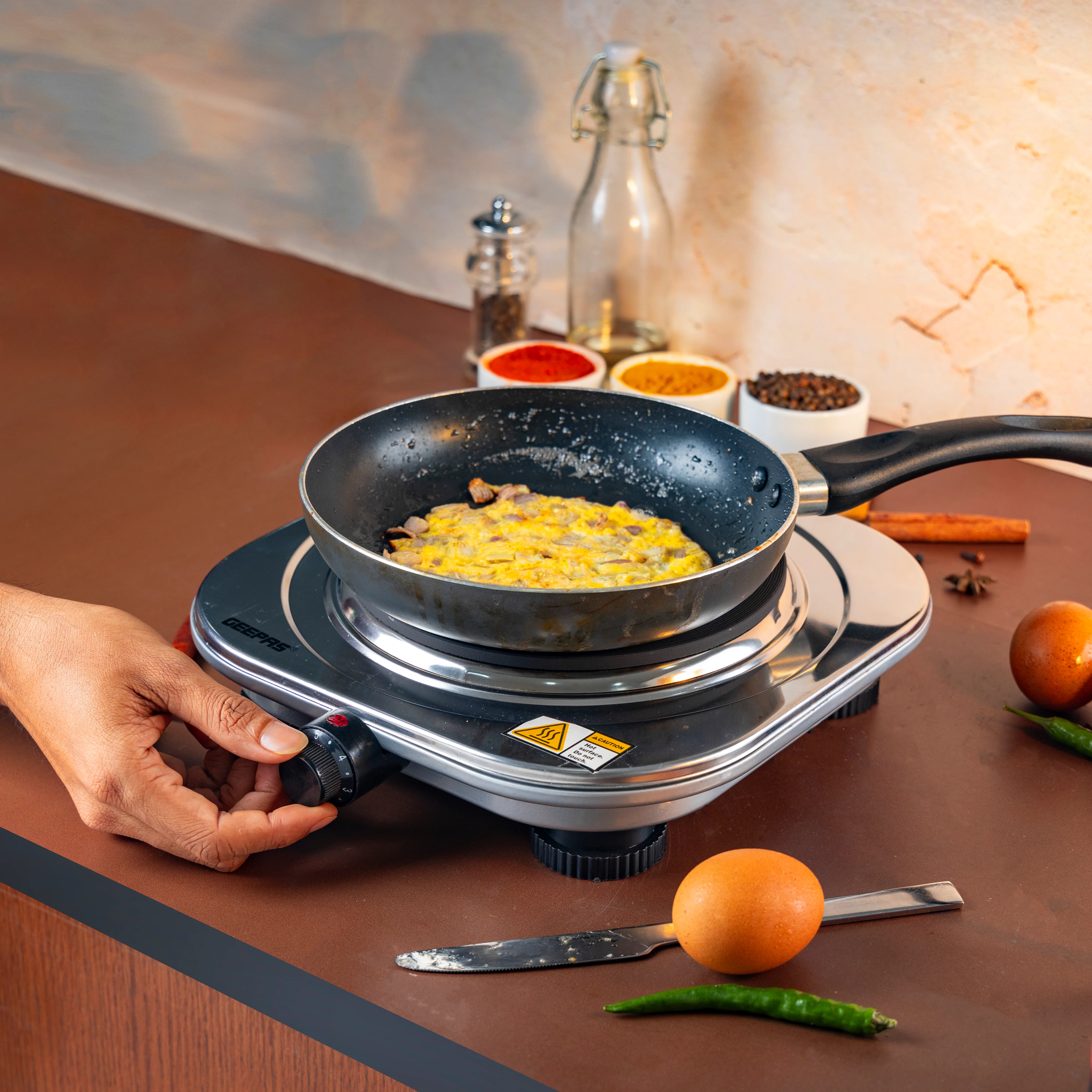 Geepas GHP32023 Stainless Steel Hot Plate| 1500W Powerful Heating and 185mm Solid Plate| Adjustable Temperature, Auto Thermostat Function & Overheat Protection| - Image 5