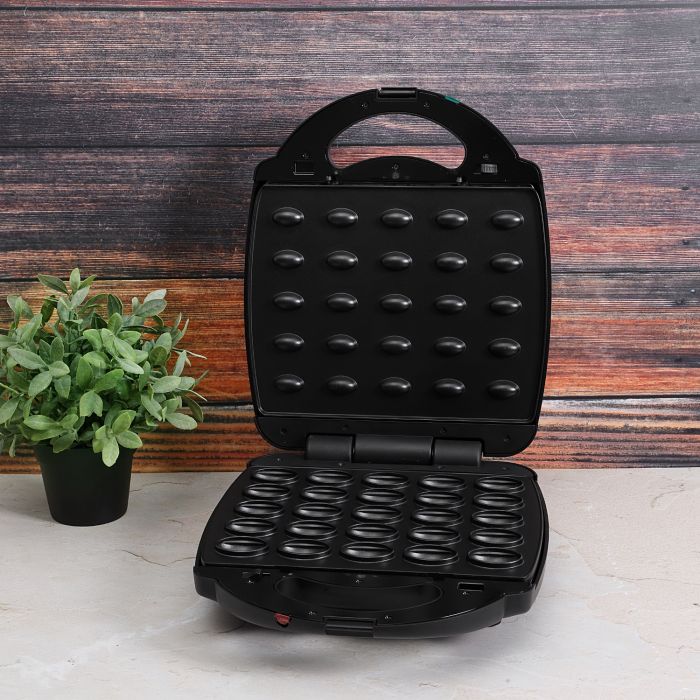 Geepas GNM6158 Nut Maker| 25 Pcs Capacity and 1400W Powerful Nut Snack Maker with  Non-Stick Plates| Cool-Touch Housing, Skid-Resistant Base and Compact Storage| - Image 4