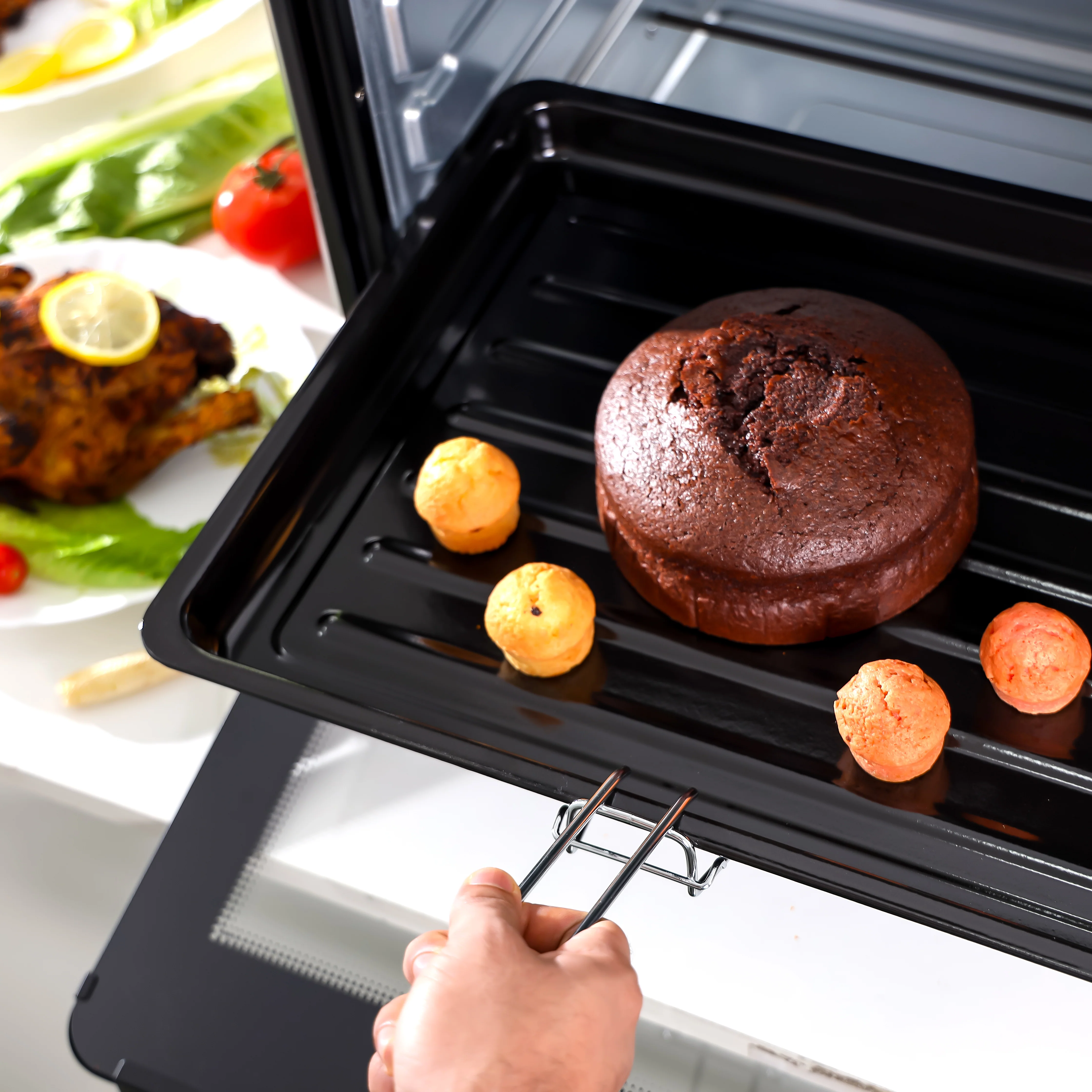 Geepas GO4401 Electric Oven 60L | Rotisserie & Convection with 2200W & 60 Minute Timer| Adjustable Temperature, Multi-Cooking Functions and Durable Body Build| - Image 3