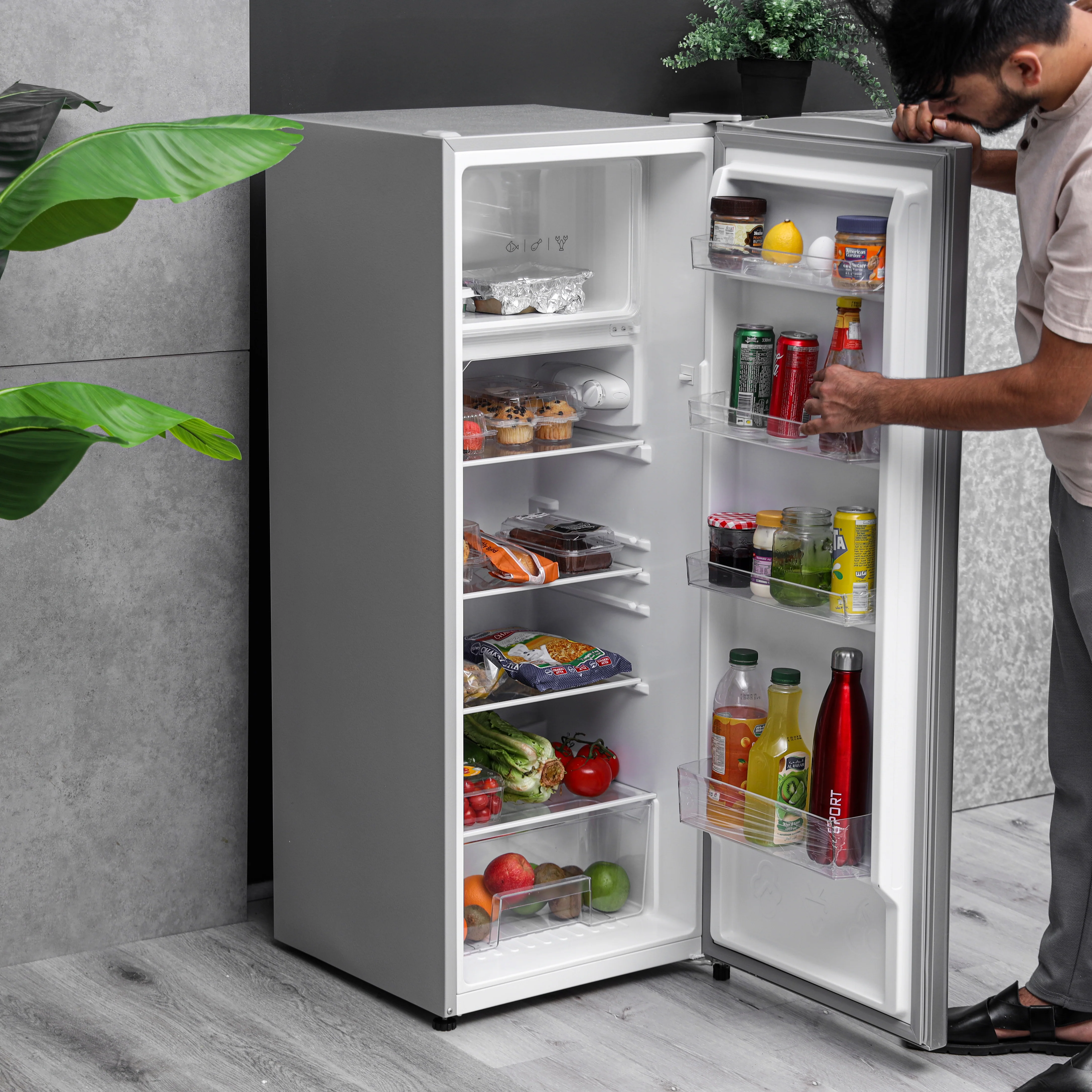 Geepas Defrost Single Door Refrigerator- GRF2050SPE/ Quick Cooling, Low Noise, Easy Cleaning/  Recessed Handle & Glass Shelves, Perfect for Small Spaces/  1 Year Warranty - Image 5