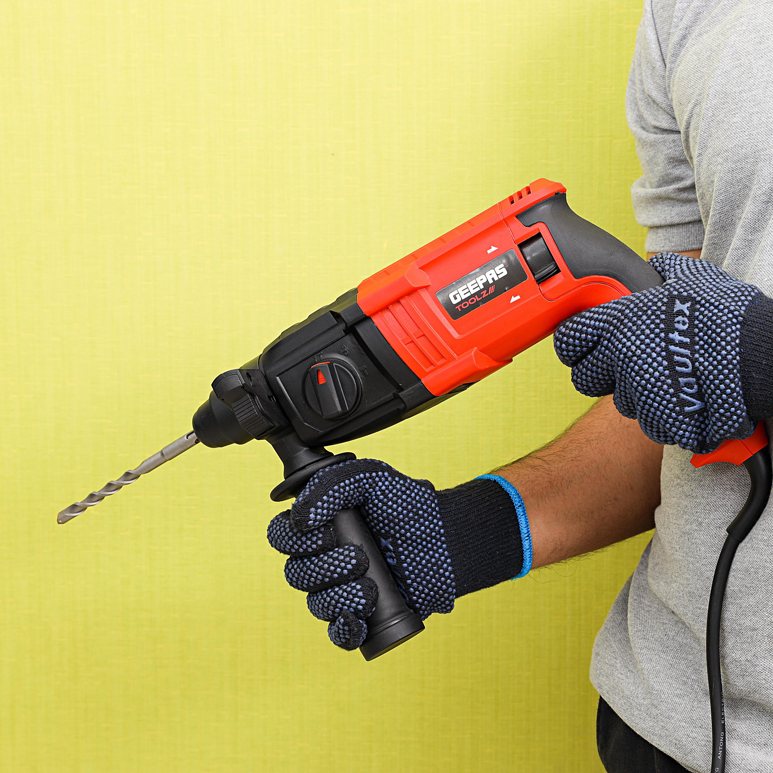 Geepas GRH2060-240 20mm Rotary Hammer | 600W motor with 2.1J impact energy & SDS Plus chuck| Durable Design, 0-1800 RPM speed for concrete and masonry drilling| - Image 3
