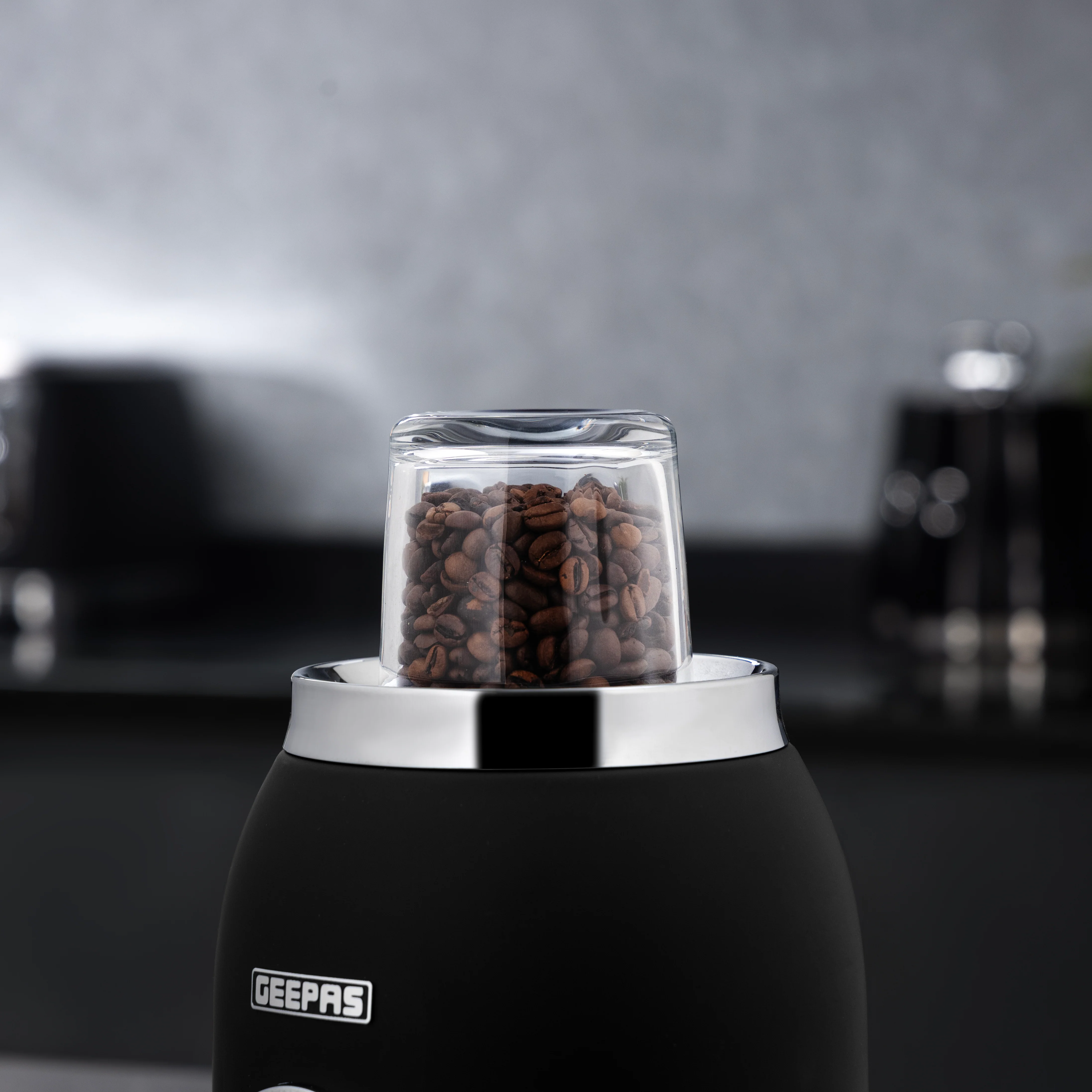 Geepas GSB44044UK-BK 2-in-1 Blender with Grinder | 800W, 1.5L Glass Jar & Stainless Steel Blades| Durable, Multiple Speed Control, Reliable and Durable Design| - Image 3