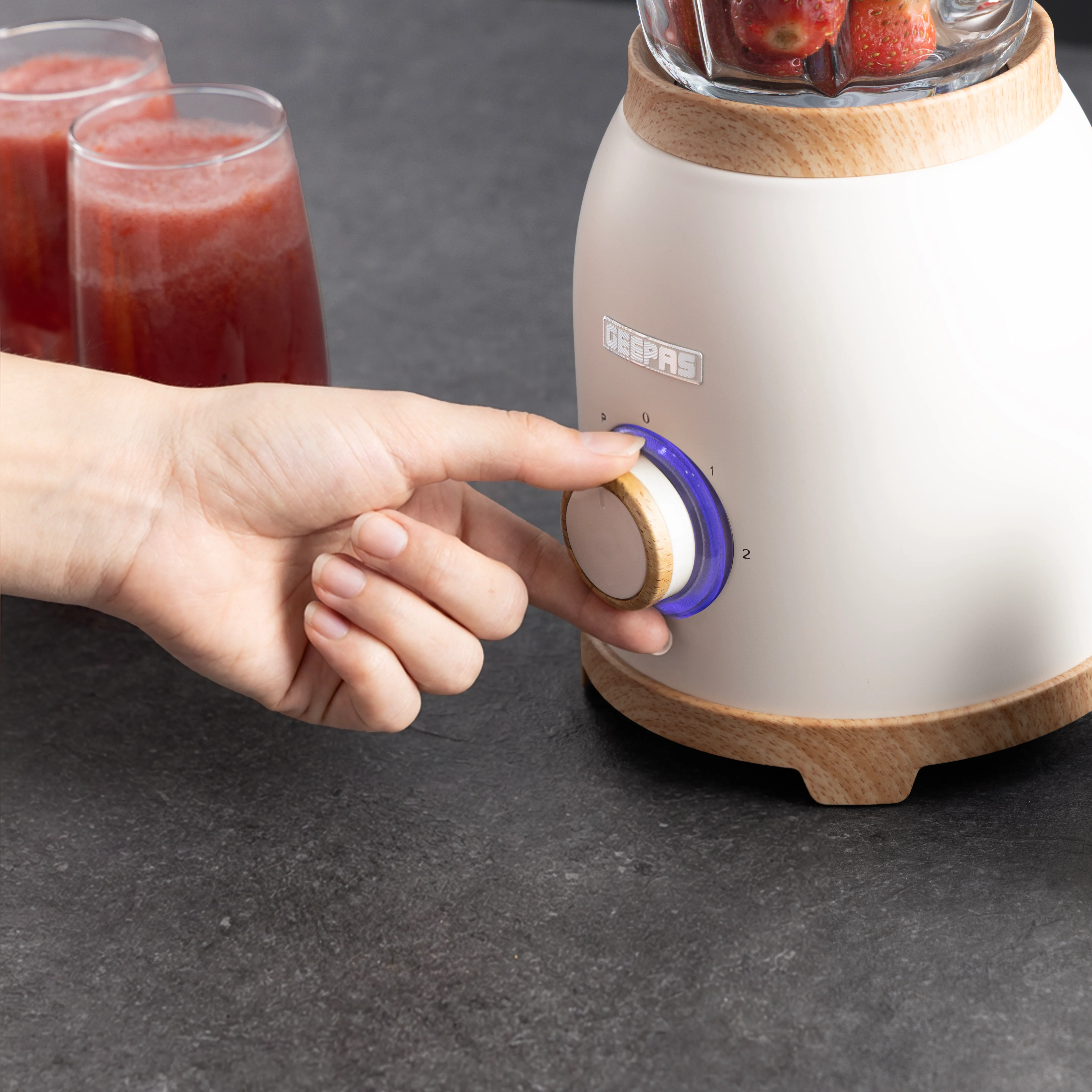 Geepas GSB44045UK-CR 2-in-1 Blender| 800W, 1.5L glass jar, grinder attachment & 6-blade stainless steel blades| Safe Lock Mechanism, pulse control and safe lock| - Image 4
