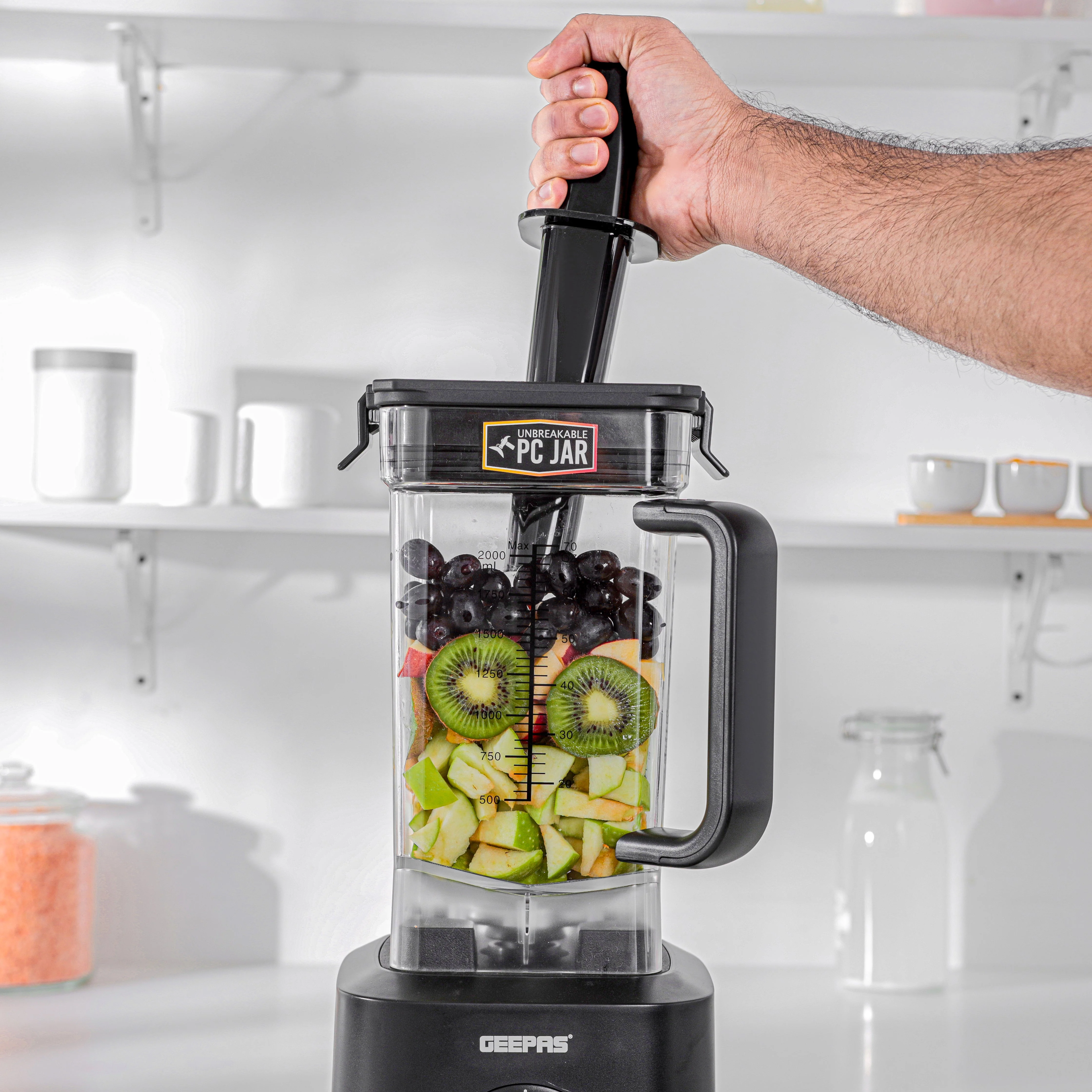 Geepas GSB44078 2-liter Professional Blender| 2000W, 5 Speed Setting, Pulse &Transparent & Unbreakable Jar| Durable Build, non-slip feet & Stainless Steel Blade| - Image 3