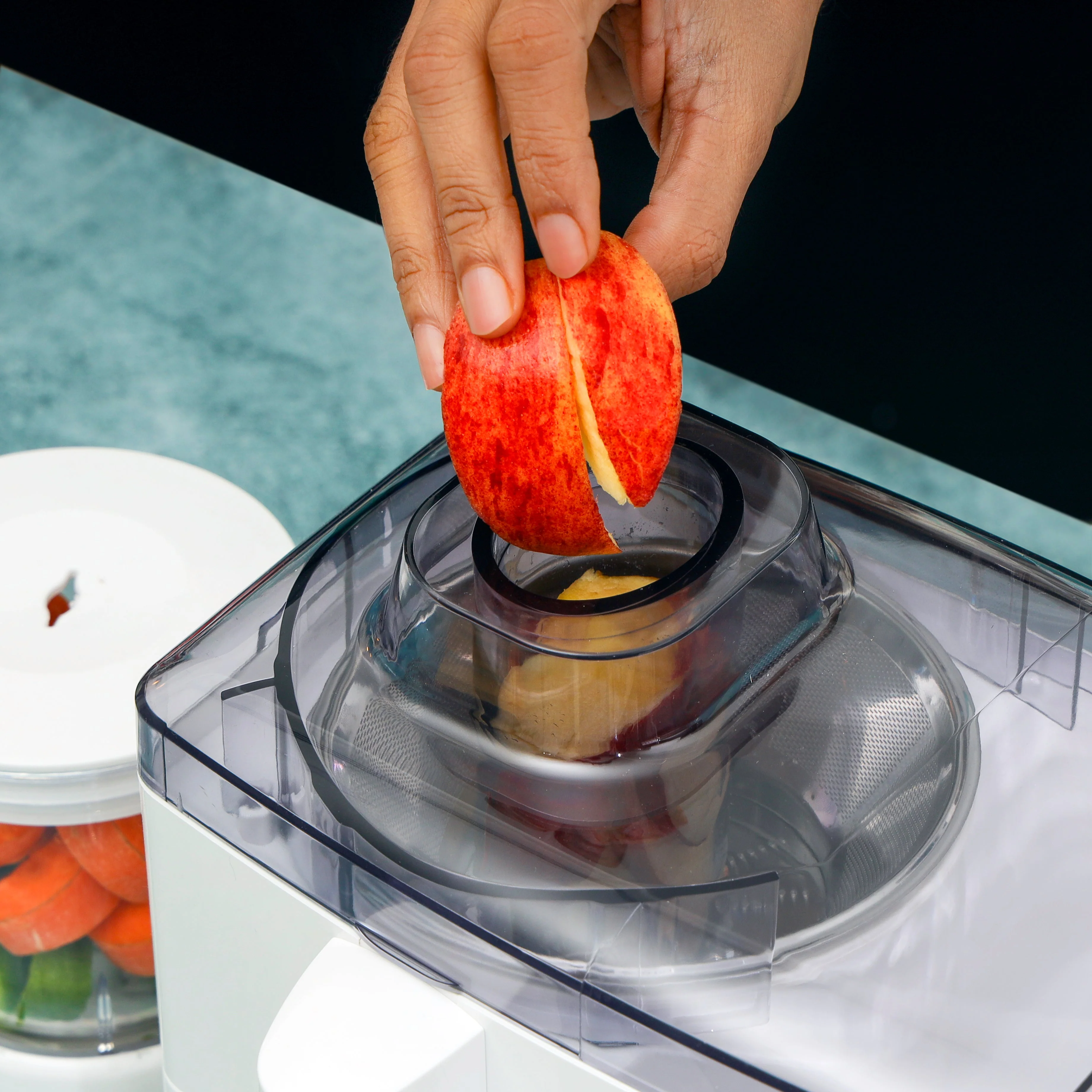 Geepas GSB6147 650W 4-in-1 Food Processor| Transparent Plastic Jar with Stainless Steel Blades| Compact, Durable Design, Overheat Protection & 2 Speed Control| - Image 4