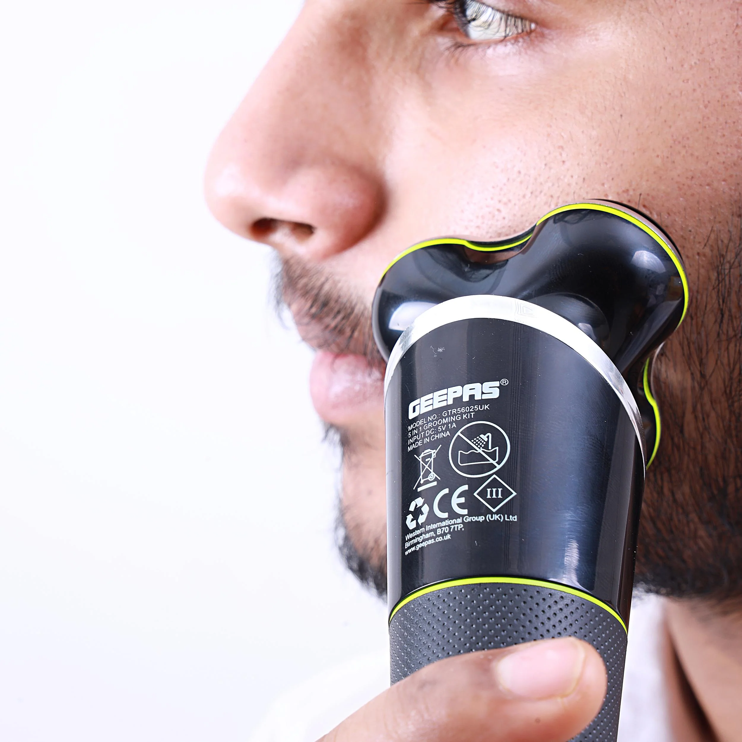 Geepas GTR56025UK 5-in-1 Grooming Kit | waterproof design and rechargeable battery| trimming attachments & cordless operation for beard, hair and body grooming| - Image 3