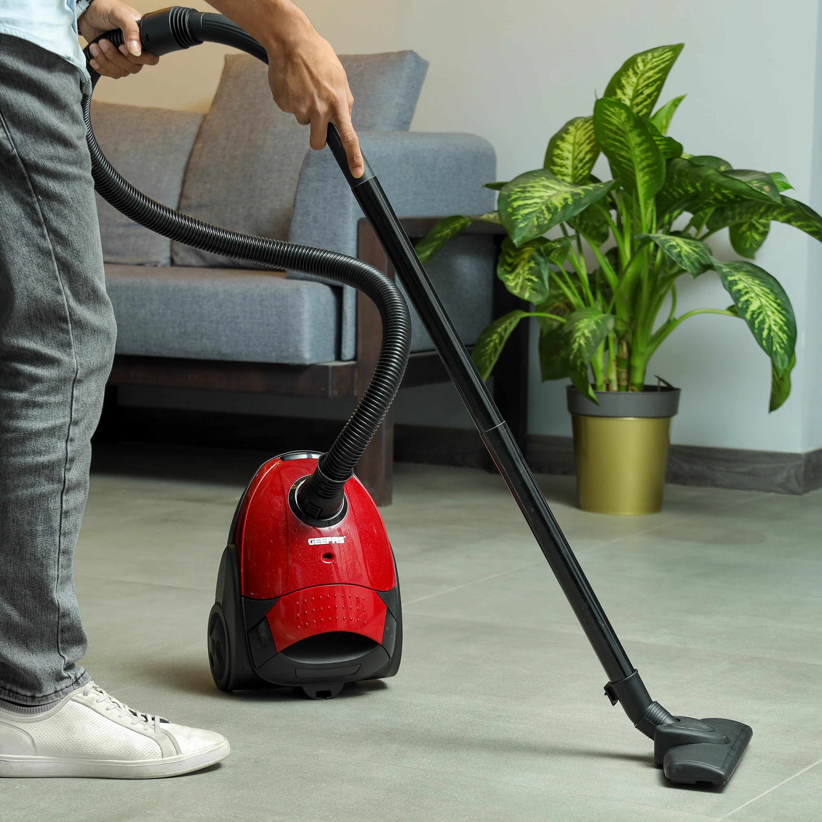 Geepas GVC2594 Vacuum Cleaner 2200W| powerful suction, 1.5L dust bag & dust full indicator| low-noise design, flexible hose & auto-rewind cord, Ideal for home | - Image 2