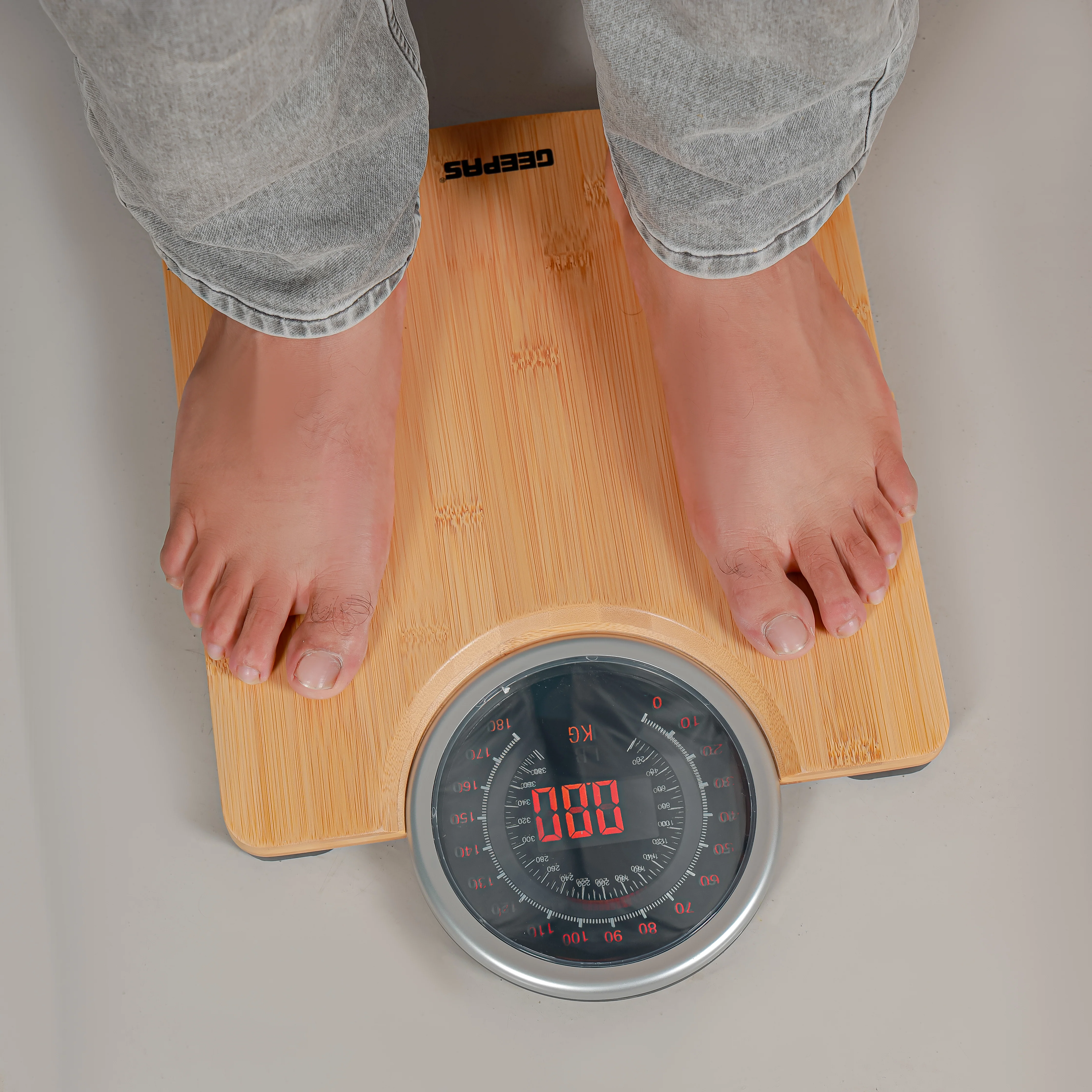 Geepas Electronic Personal Scale GBS46529 | 180kg Capacity | High Precision Gauge Sensor | Digital Display | Bamboo Top with ABS Case & AS Lens | 2-Year Warranty - Image 8