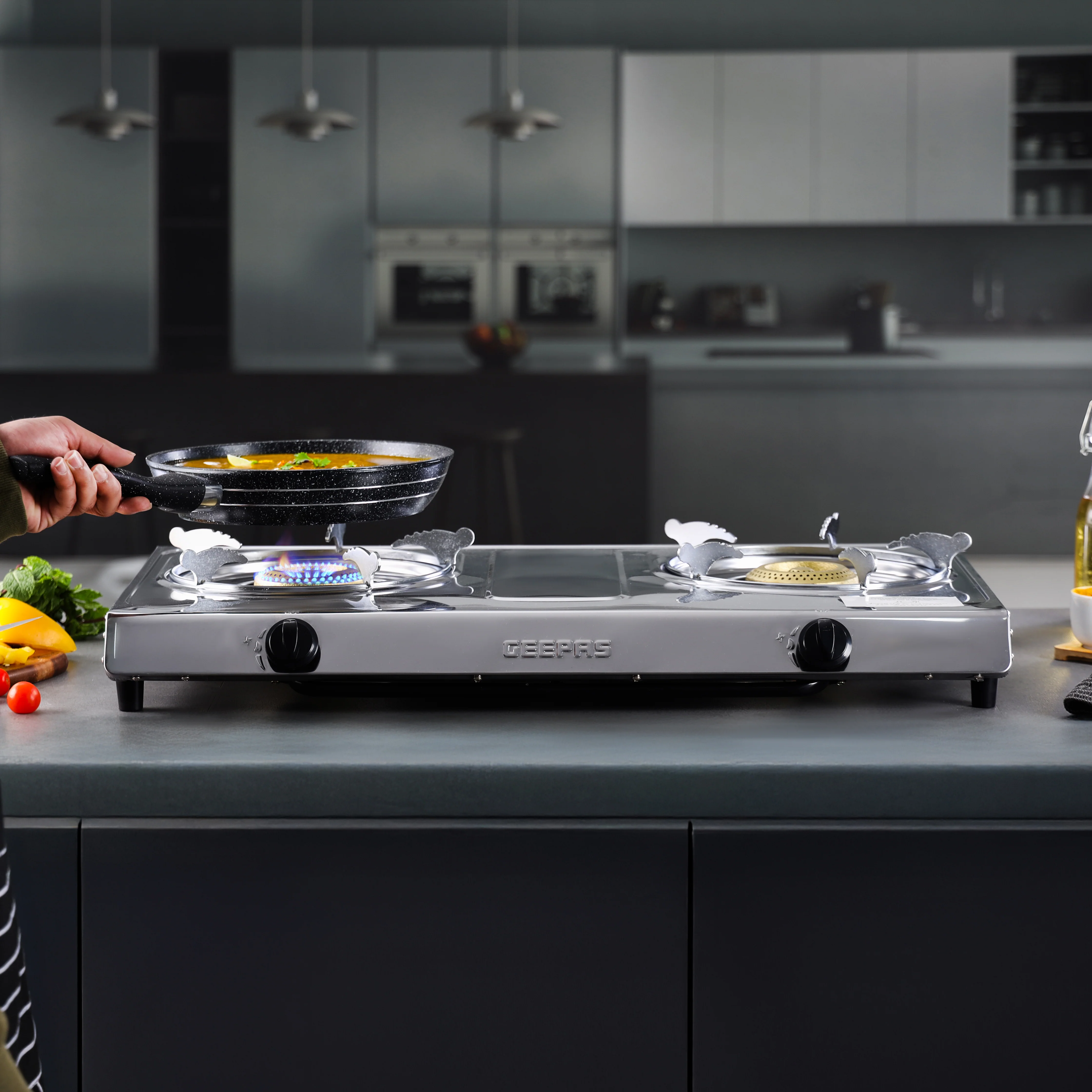 Geepas Stainless Steel Gas Cooker GK679 | Cast Iron Burners| Automatic Ignition| Gas Saving Technology| Durable Body & Efficient Heat Distribution for Daily Cooking - Image 9