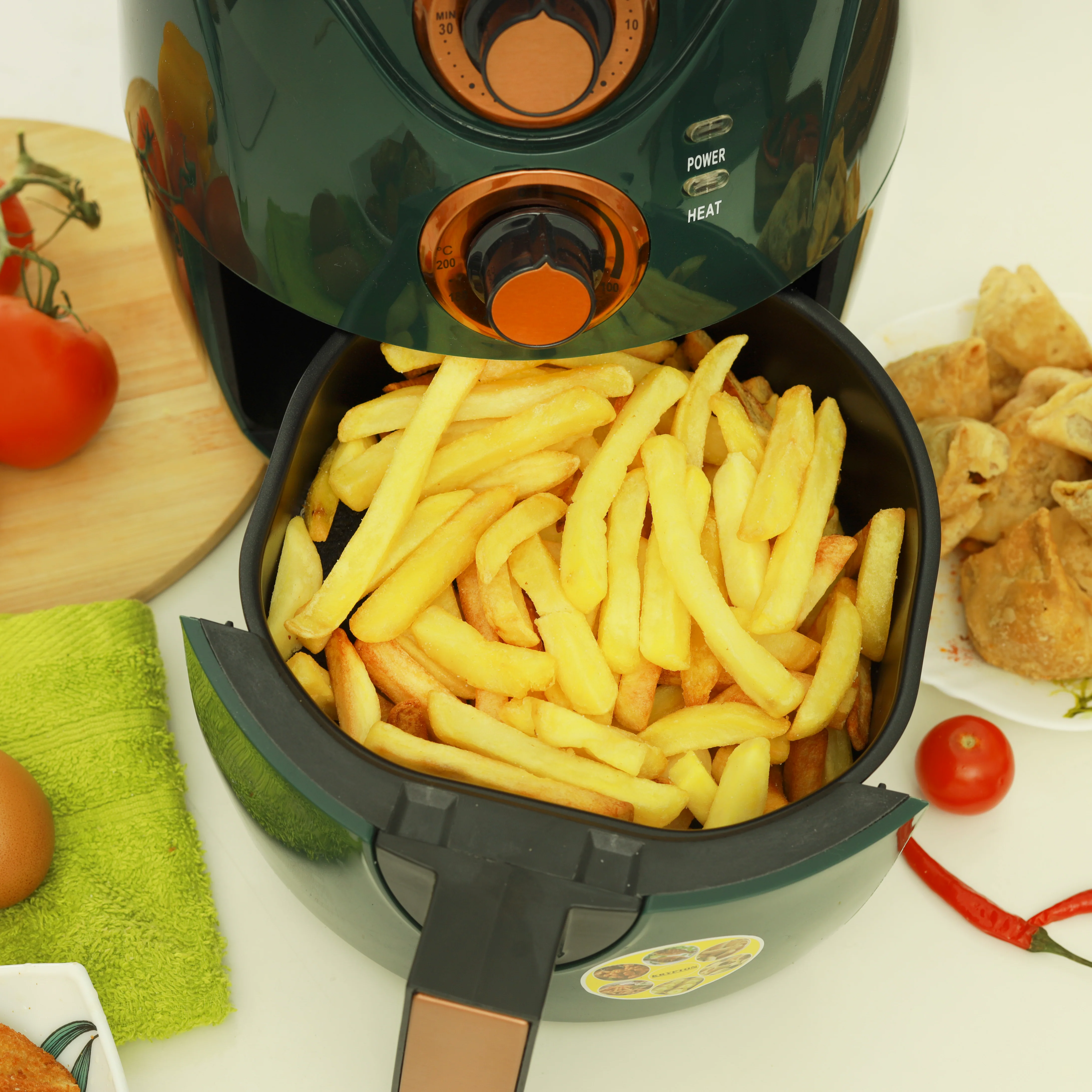 Krypton KNAF6339 2.5L Air Fryer| rapid air circulation for oil-free cooking & 100–200°C control| 30-minute timer, non-stick basket & 1200–1400W power for crispy meals| - Image 4