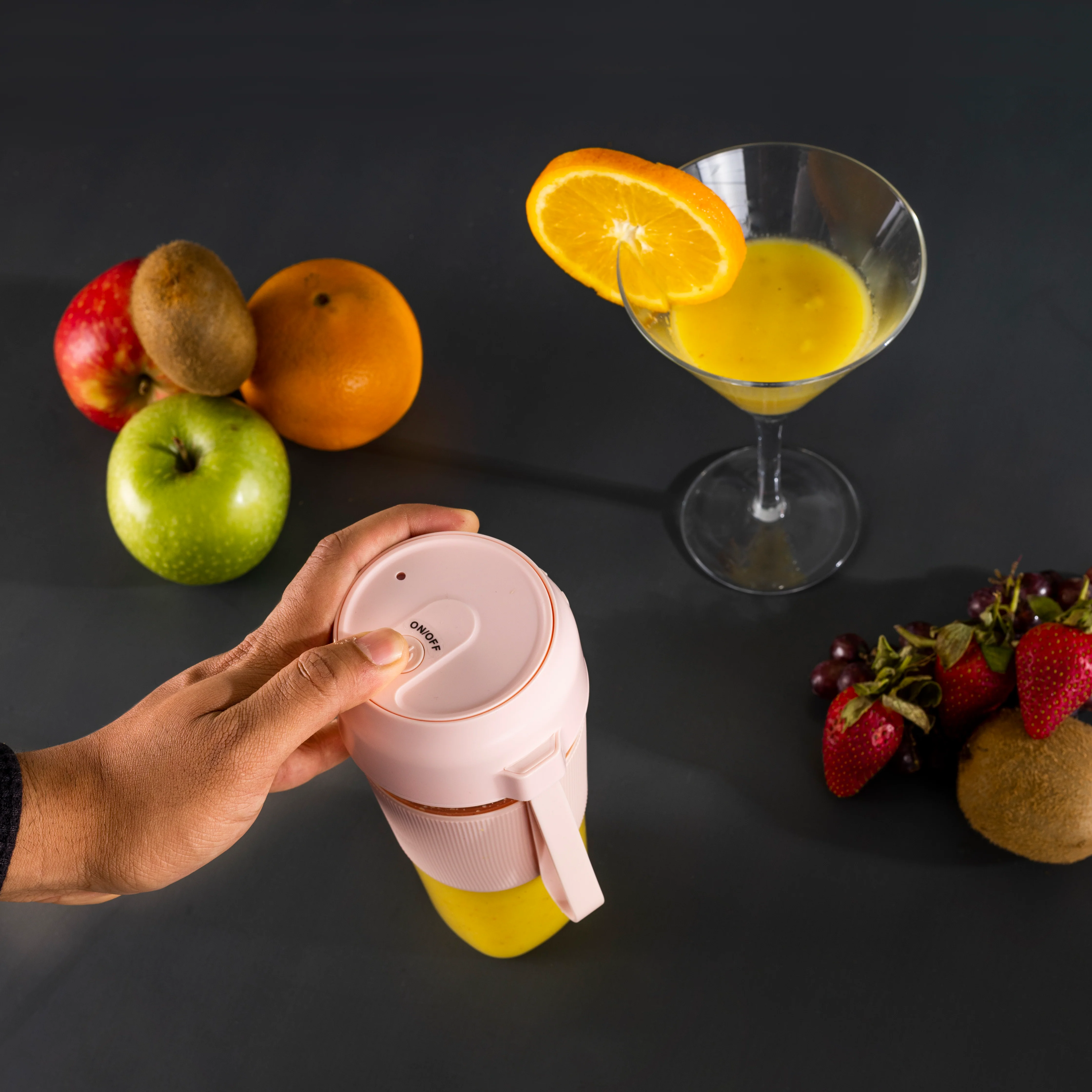 Krypton KNB6344 Rechargeable Portable Juicer 300ml | USB Blender with 50W High-Speed Motor & Safety Lock System| Lithium Battery, Compact Design for Smoothies Anywhere| - Image 4