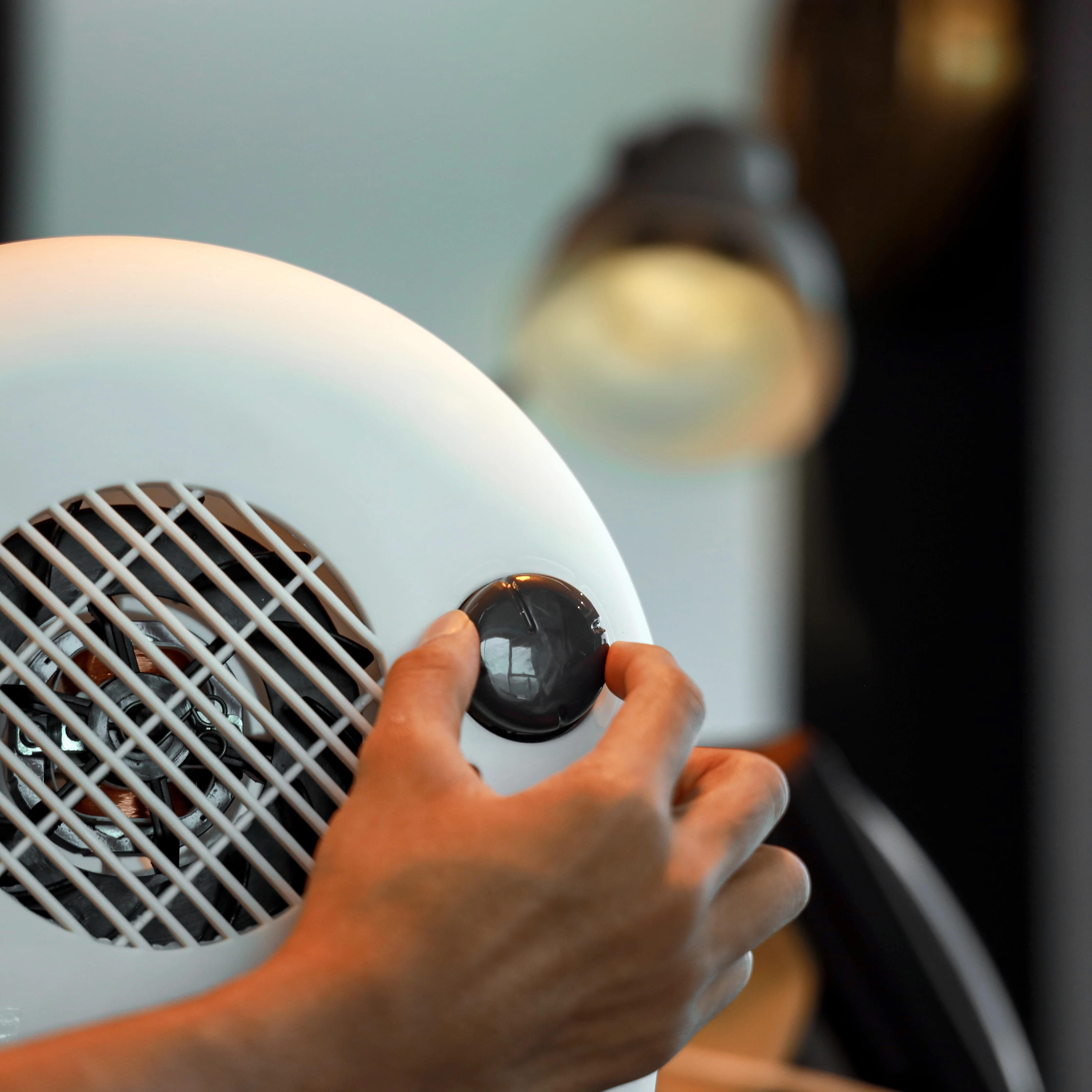 Krypton KNFH6252 Fan Heater 2000W| adjustable thermostat delivers instant heating & dual power settings| portable design, ideal for comfortable & efficient room warming| - Image 4