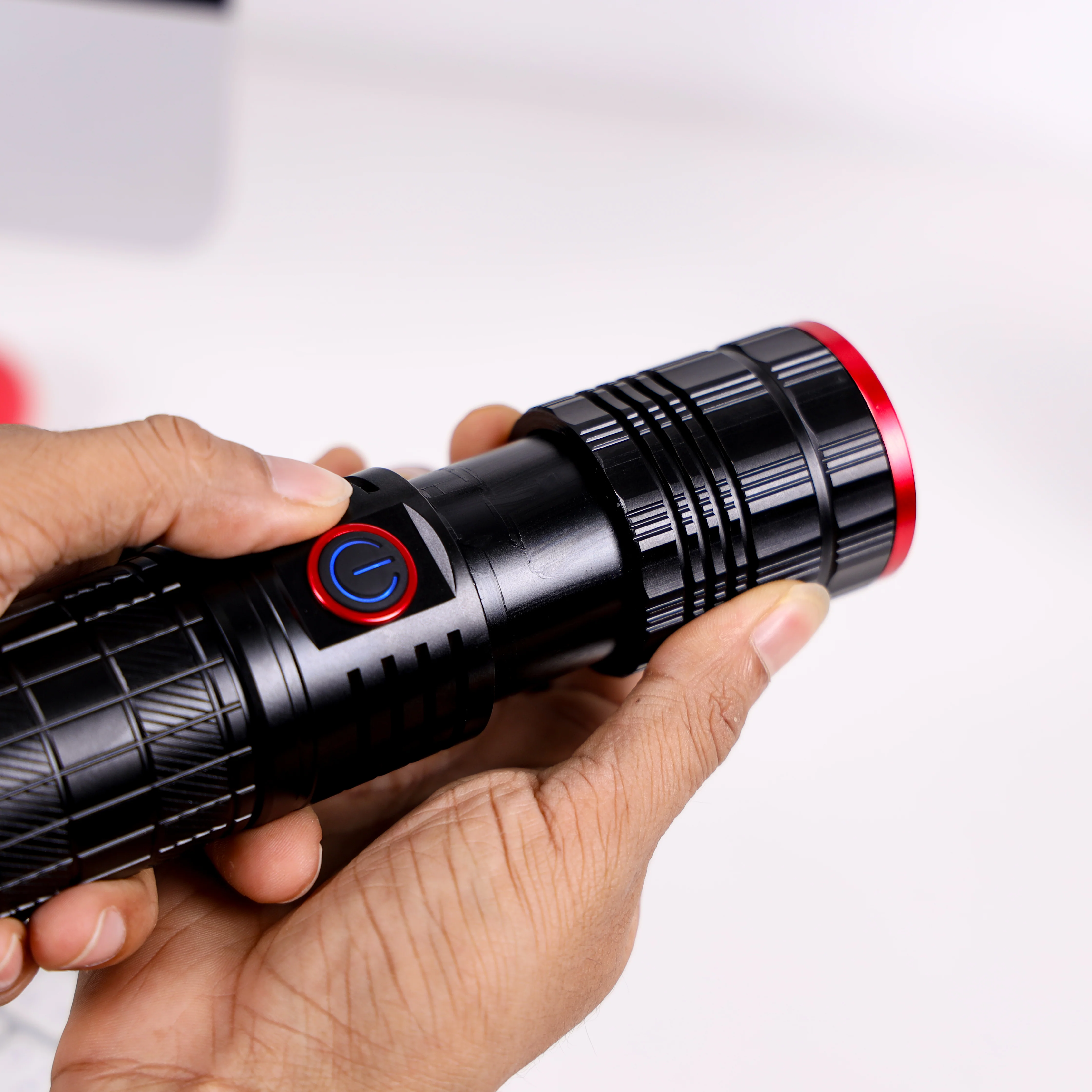 Krypton KNFL5140 Zoomable LED Flashlight| 40W high power output with 3000 lumens brightness| Type-C rechargeable battery, adjustable focus beam & aluminum body design| - Image 5