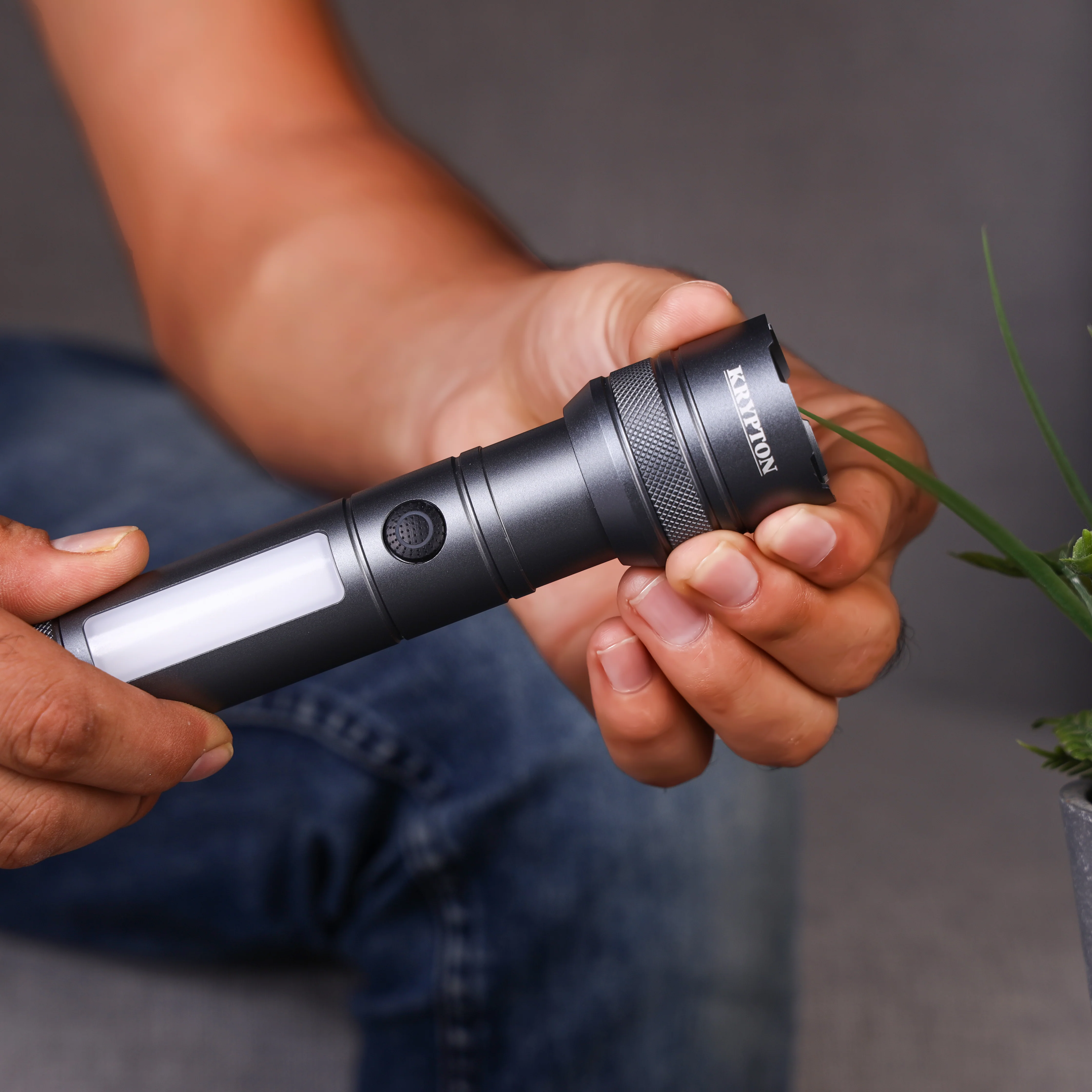 Krypton KNFL5491 Zoomable LED Flashlight | rechargeable 2500mAh Li-ion battery with Type-C charging| powerful LED beam, side light, long working time & durable| - Image 2