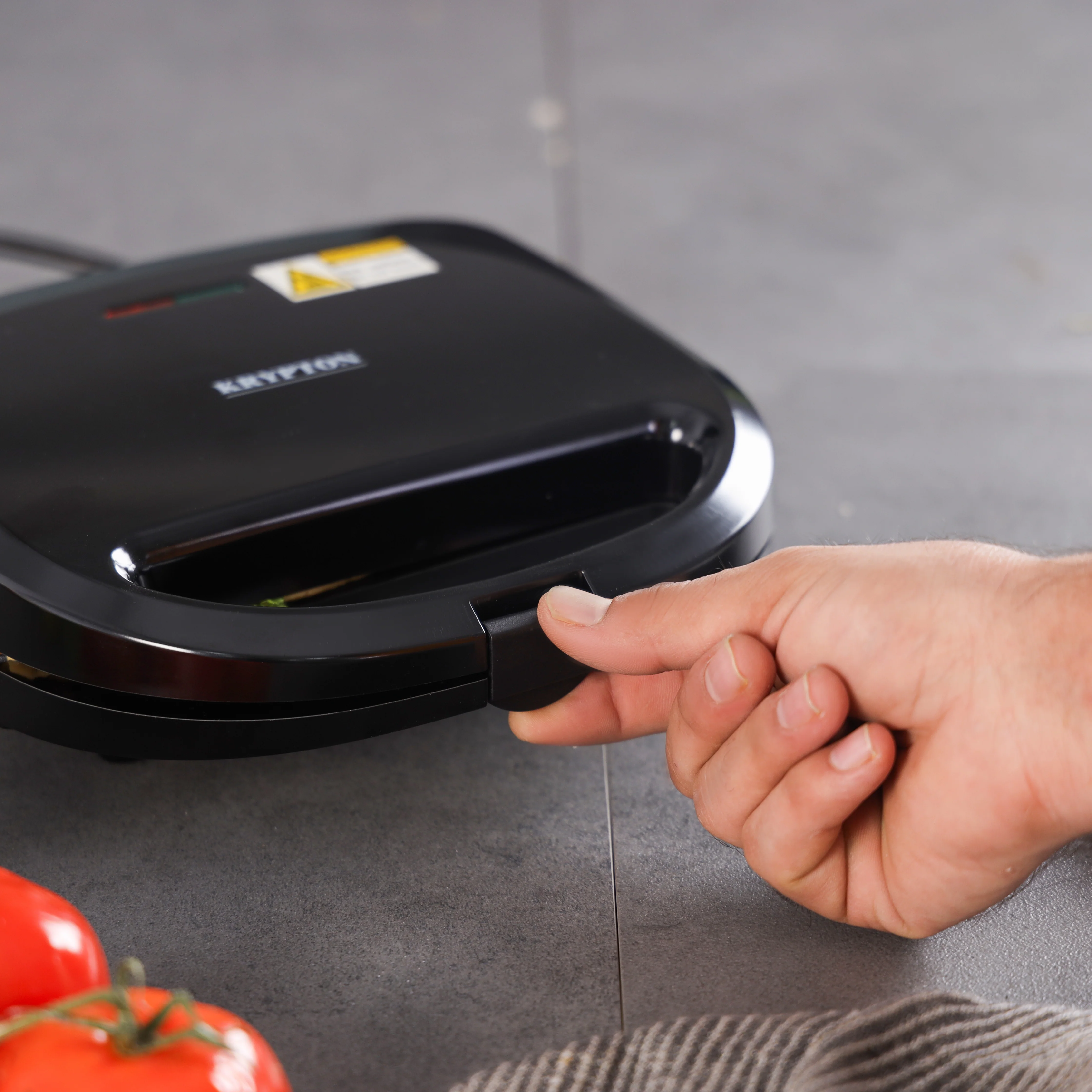 Krypton KNGM6607 Grill Maker with 750W power | non-stick grill plates for easy cooking & overheat protection| indicator lights, and a cool-touch handle for safe use| - Image 2