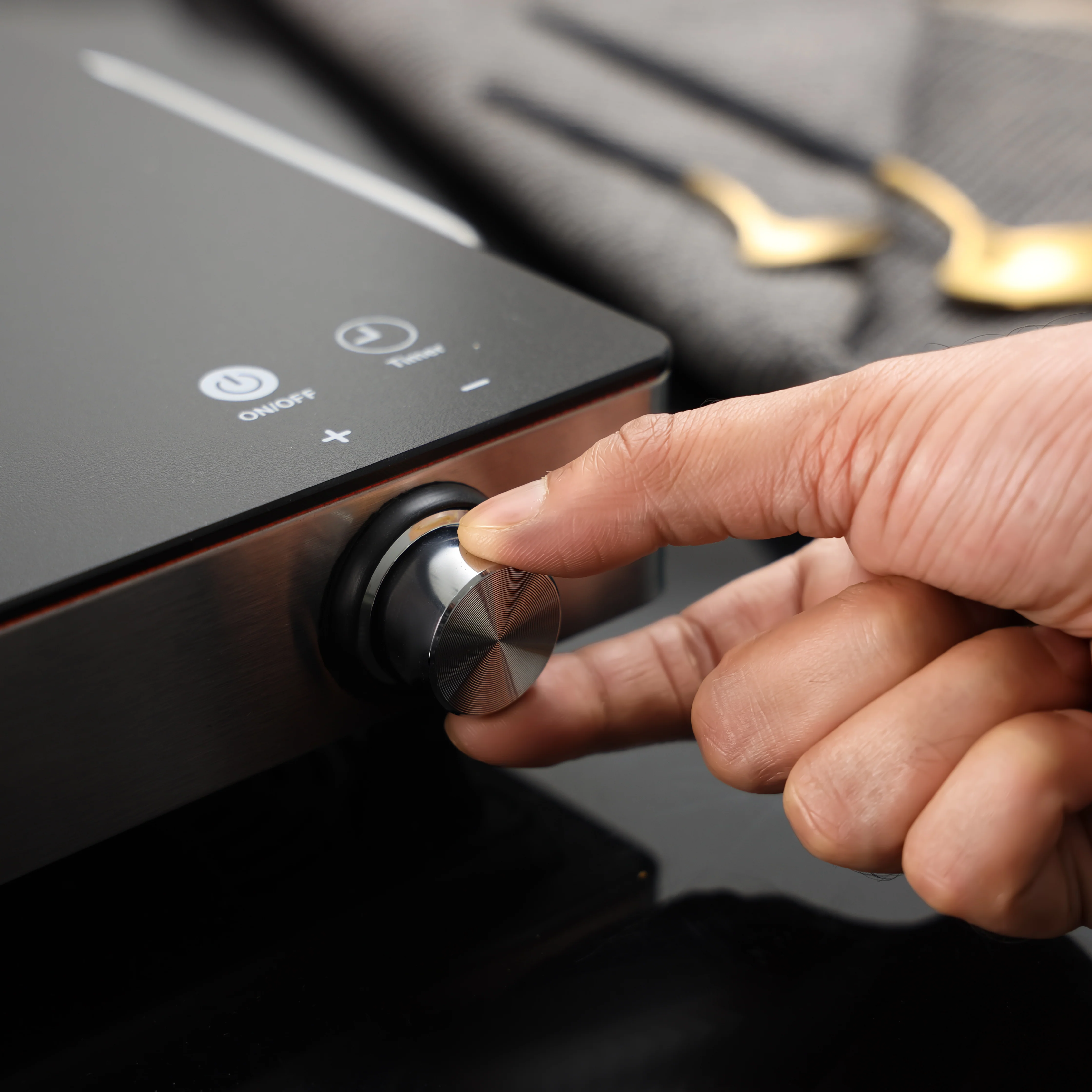 Krypton KNIC6234N Digital Infrared Cooker | 2200W Infrared Stove with micro-crystal panel| digital display, timer, multi-stage cooking, and overheat protection| - Image 5